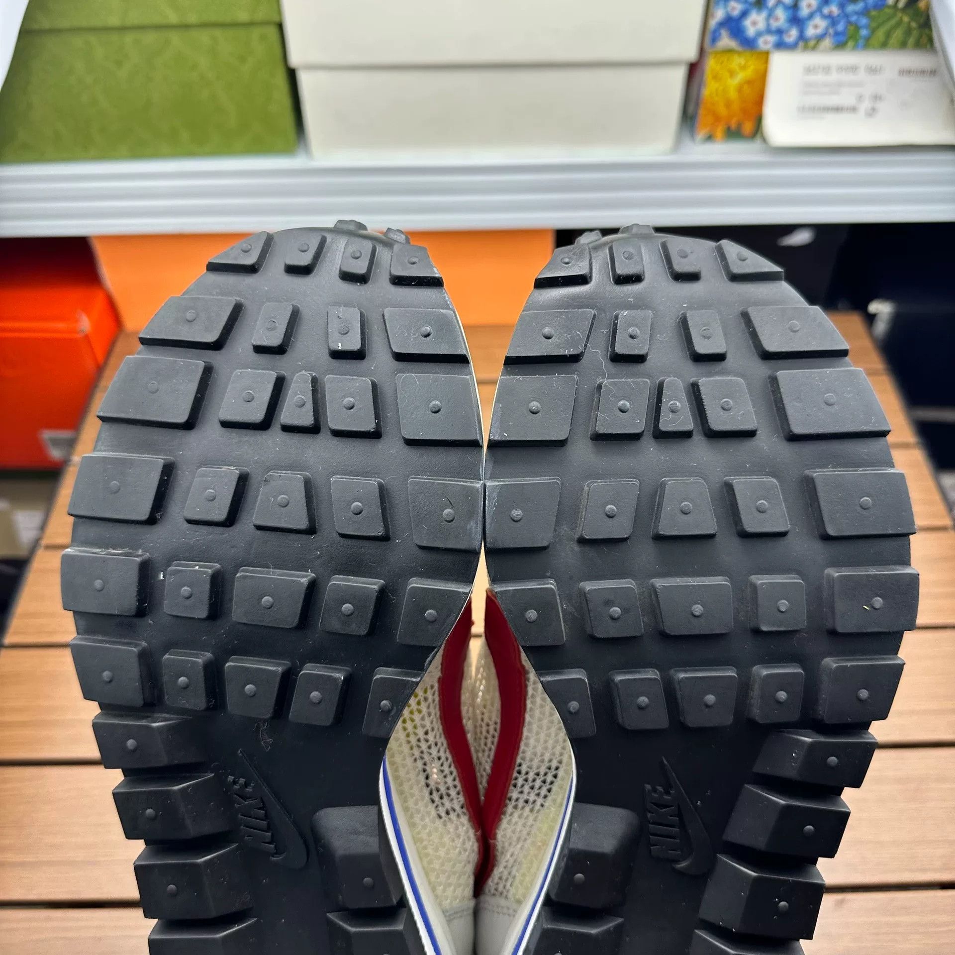 Sacai Sacai Collab Gray Lowtop Sneakers 12 Men Size US 12 / EU 45 - 7 Thumbnail
