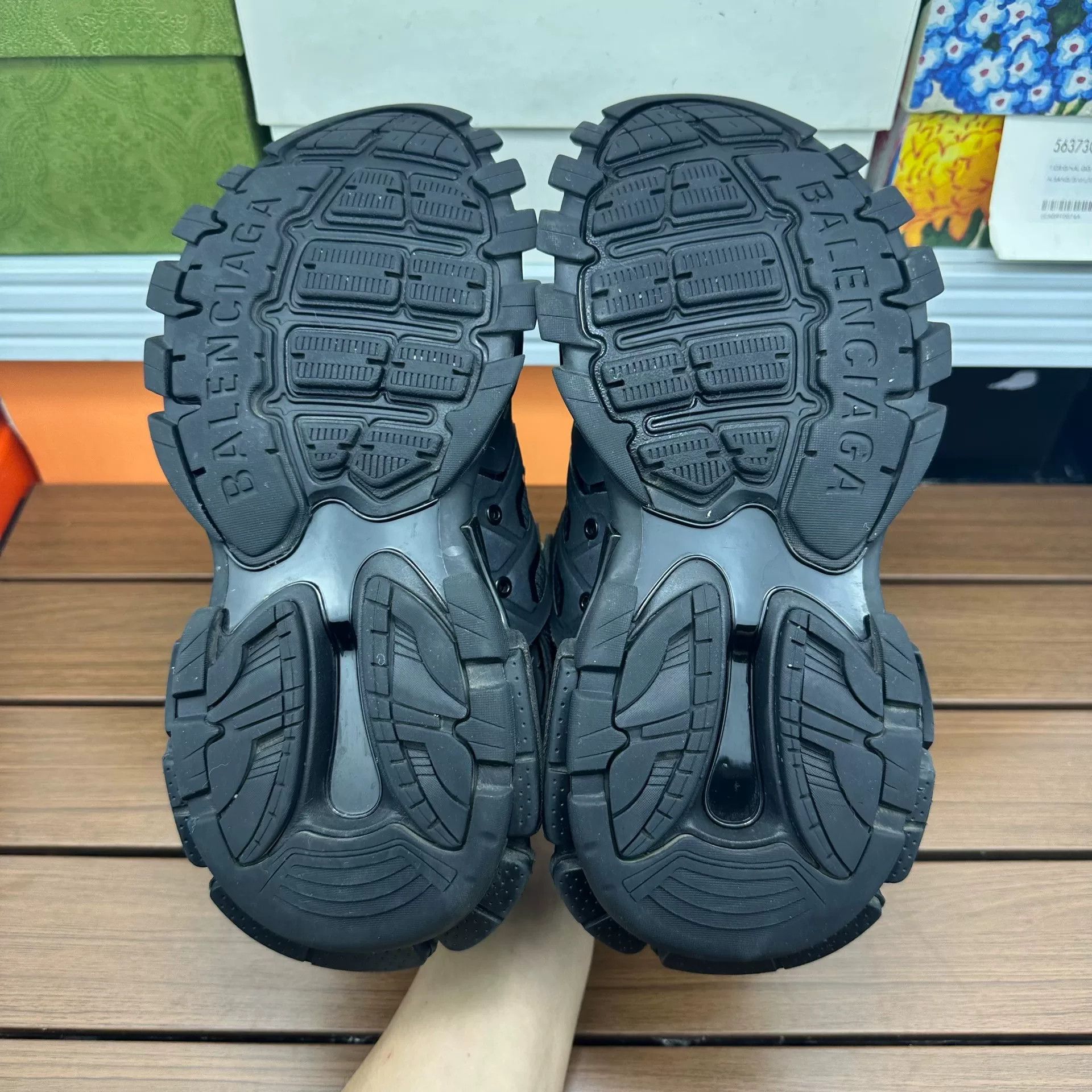 Balenciaga Balenciaga Distressed Black Lowtop Sneakers it_37 Women Size US 7 / IT 37 - 6 Thumbnail
