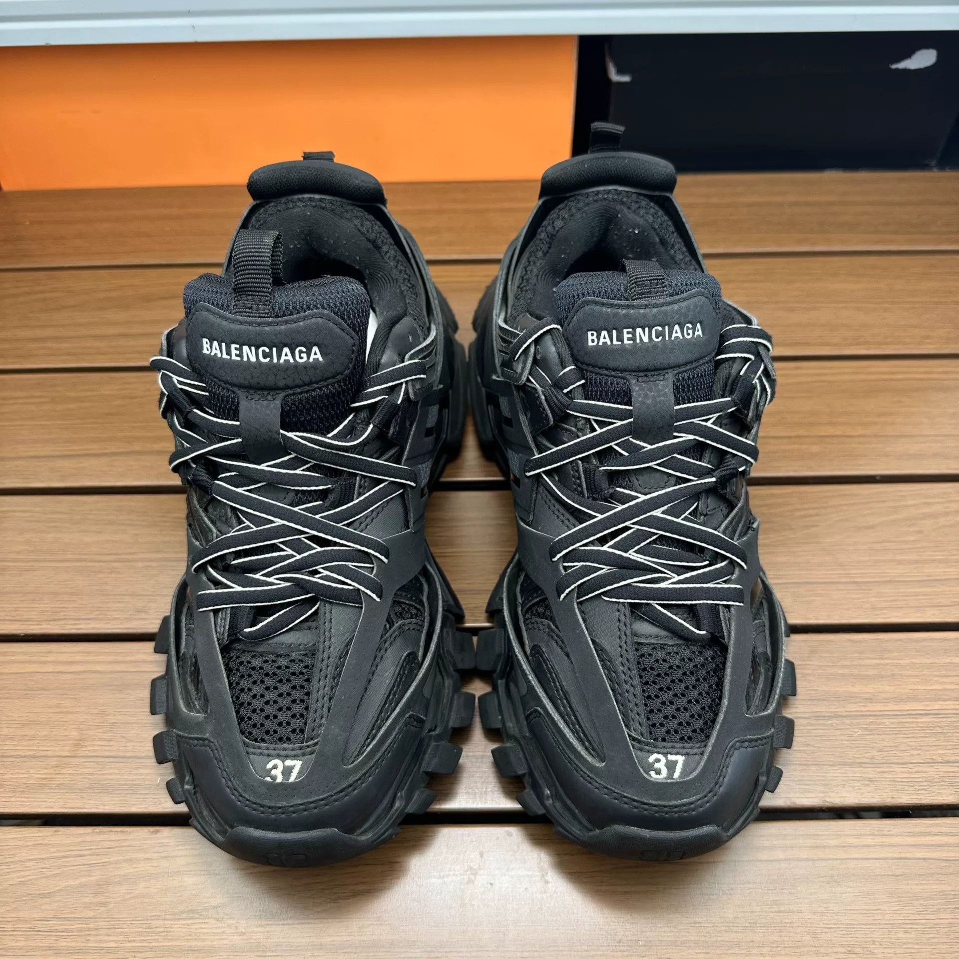 Balenciaga Balenciaga Distressed Black Lowtop Sneakers it_37 Women Size US 7 / IT 37 - 3 Thumbnail