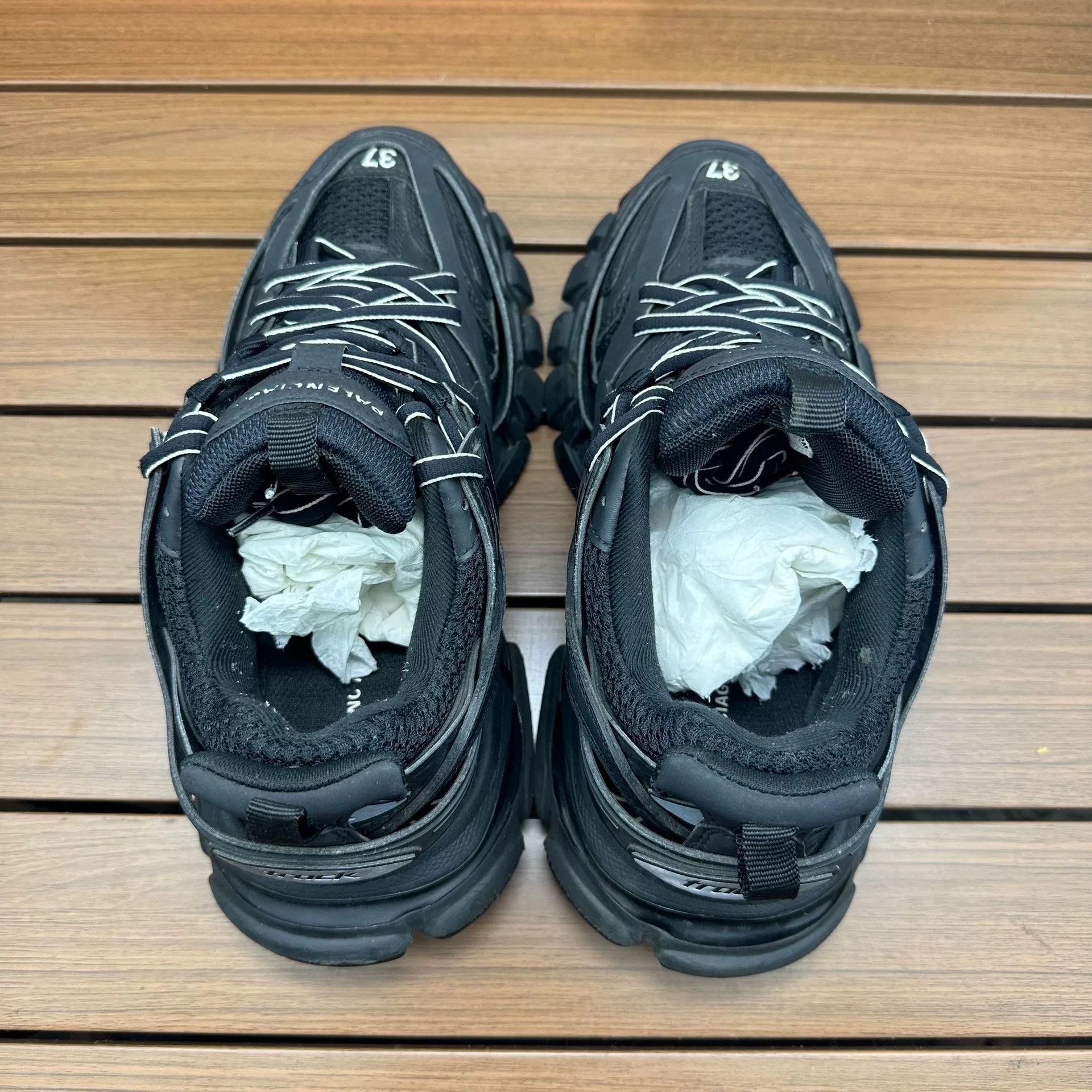 Balenciaga Balenciaga Distressed Black Lowtop Sneakers it_37 Women Size US 7 / IT 37 - 4 Thumbnail