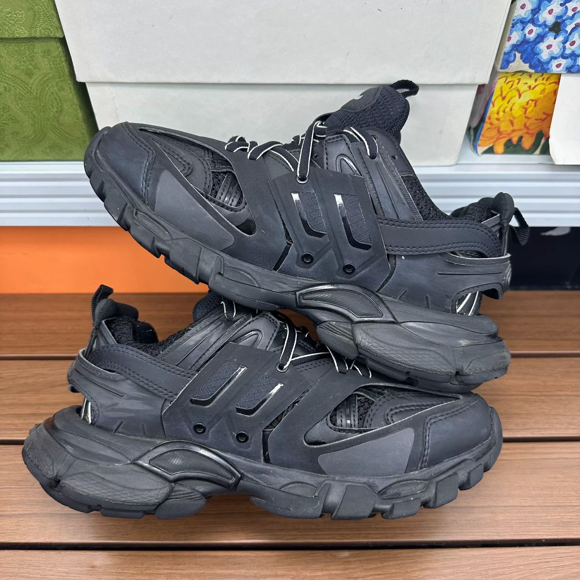 Balenciaga Balenciaga Distressed Black Lowtop Sneakers it_37 Women Size US 7 / IT 37 - 2 Thumbnail