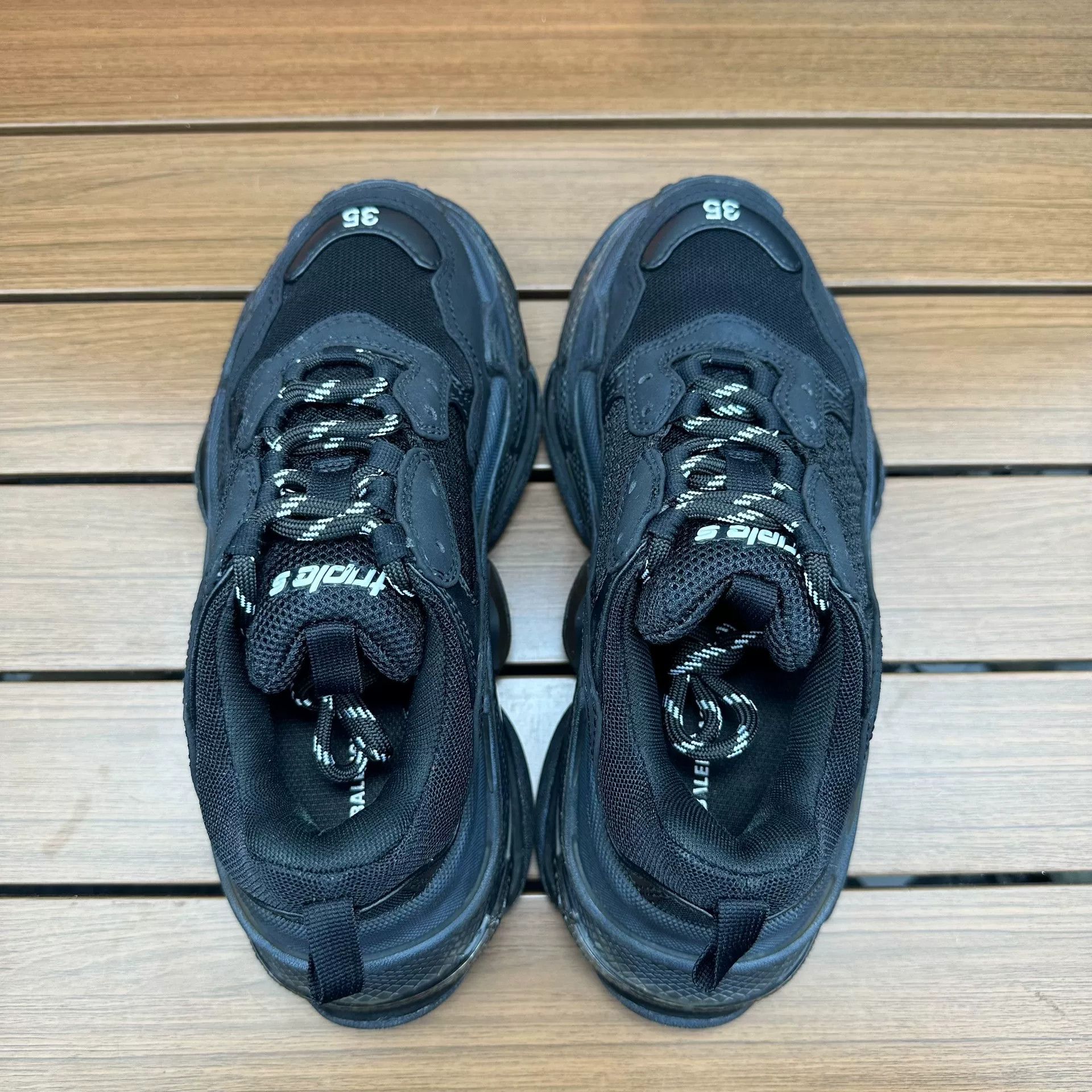 Balenciaga Balenciaga Distressed Lowtop Sneakers it_35 Women Size US 5 / IT 35 - 4 Thumbnail