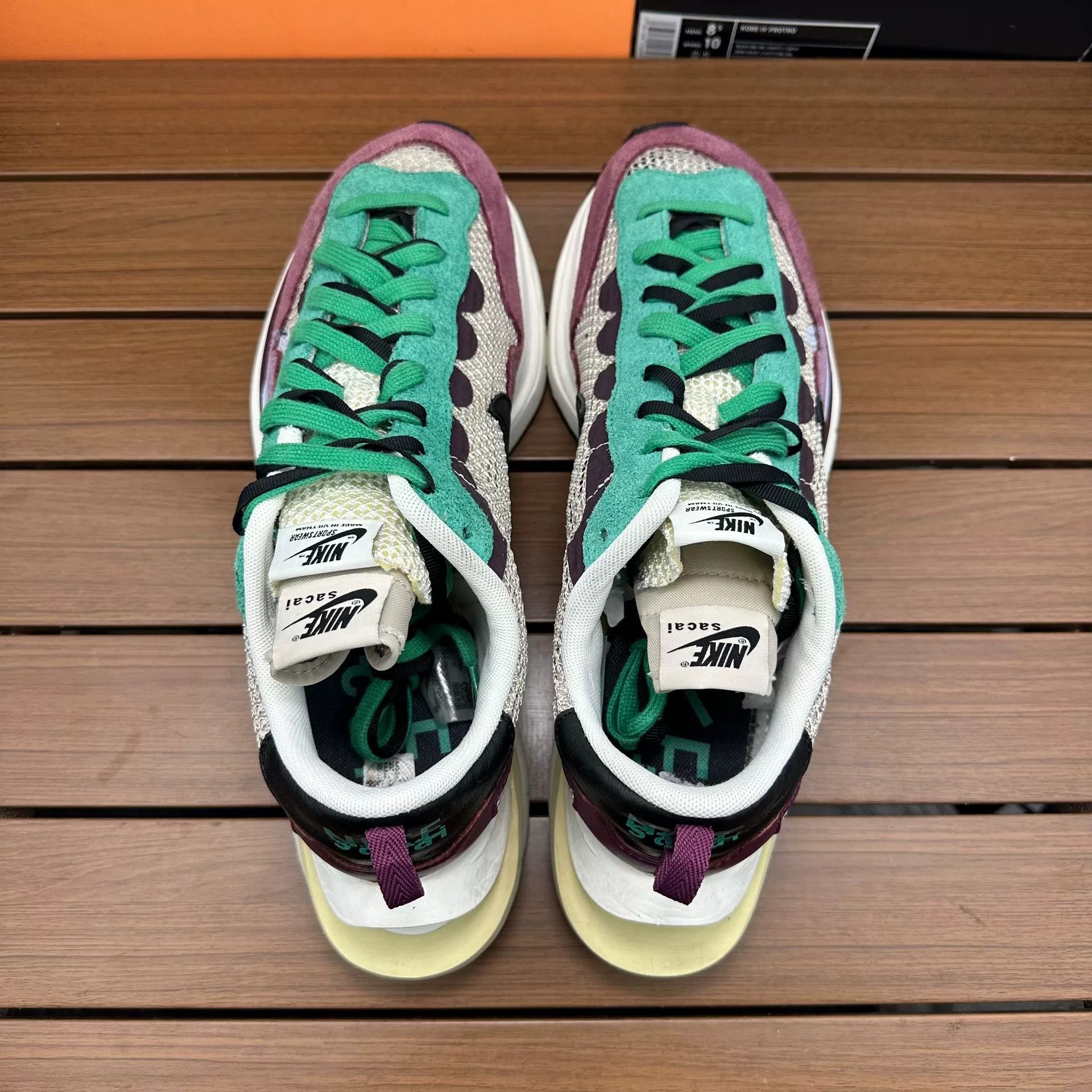 Sacai Sacai Collab Red Lowtop Sneakers 12 Men Size US 12 / EU 45 - 4 Thumbnail