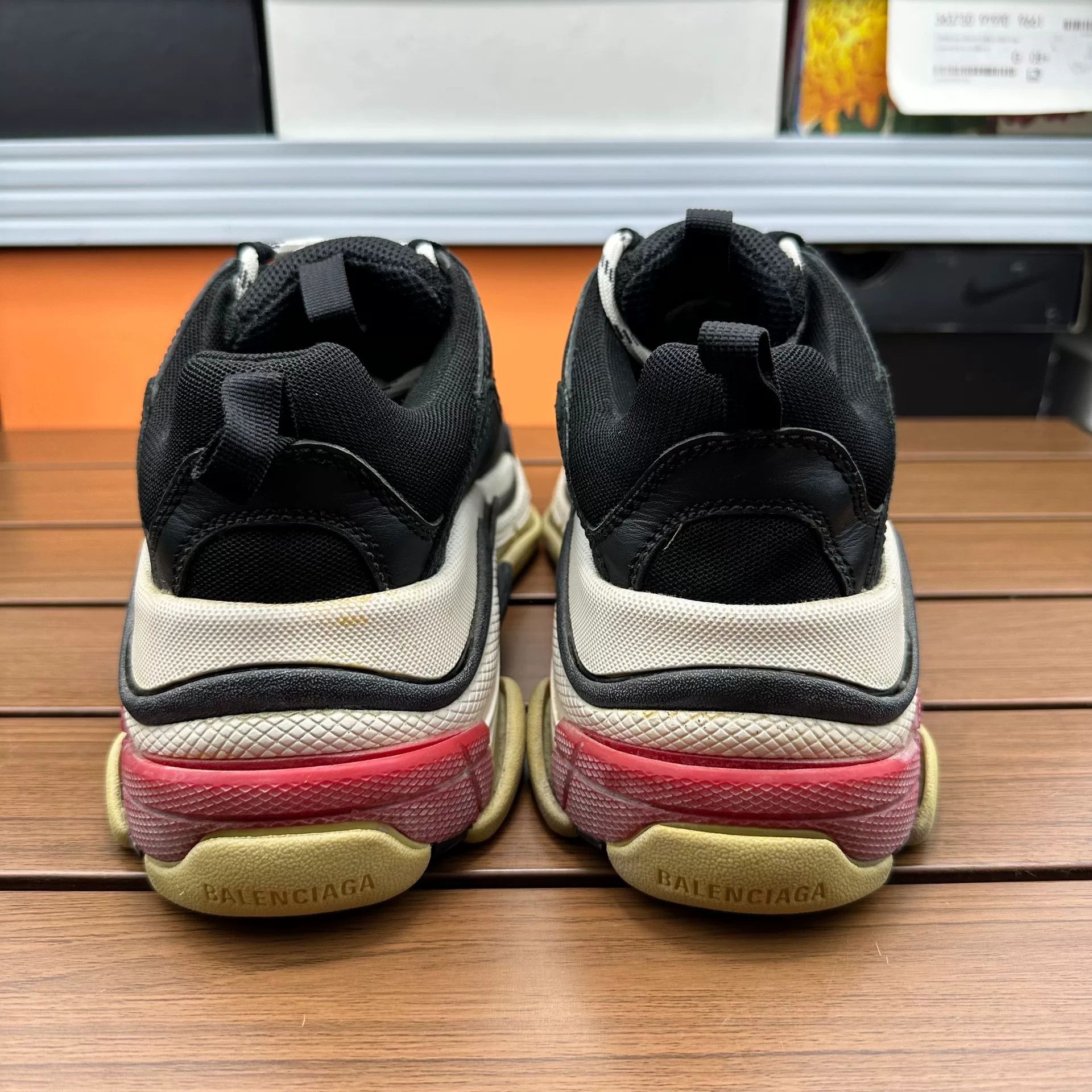 Balenciaga Balenciaga Distressed Black Lowtop Sneakers it_38 Women Size US 8 / IT 38 - 5 Thumbnail