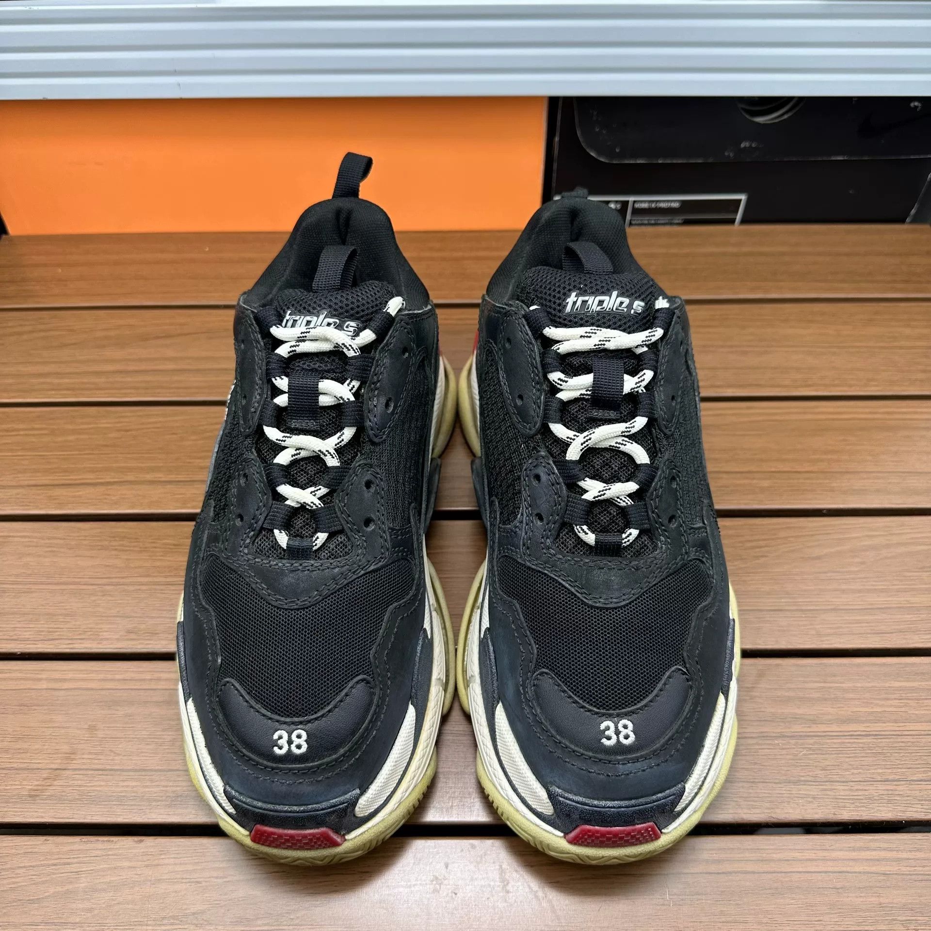 Balenciaga Balenciaga Distressed Black Lowtop Sneakers it_38 Women Size US 8 / IT 38 - 3 Thumbnail