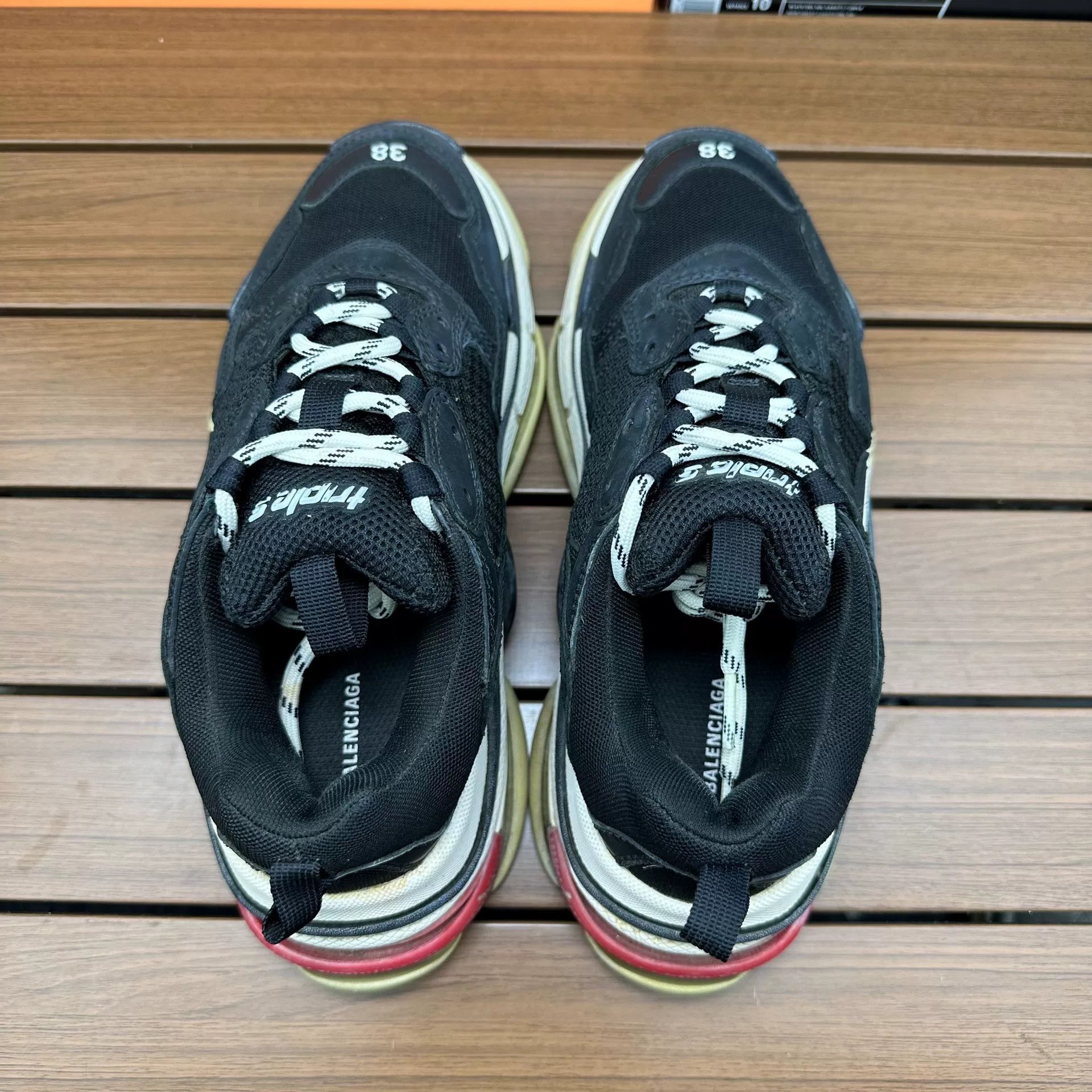 Balenciaga Balenciaga Distressed Black Lowtop Sneakers it_38 Women Size US 8 / IT 38 - 4 Thumbnail