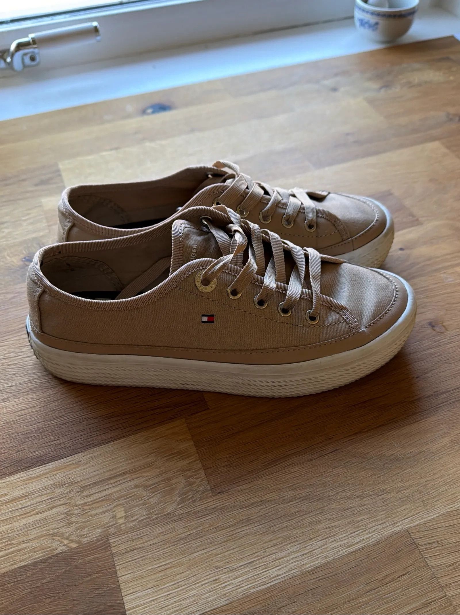 Tommy Hilfiger Tommy Hilfiger Sneakers Size US 6 / IT 36 - 2 Thumbnail