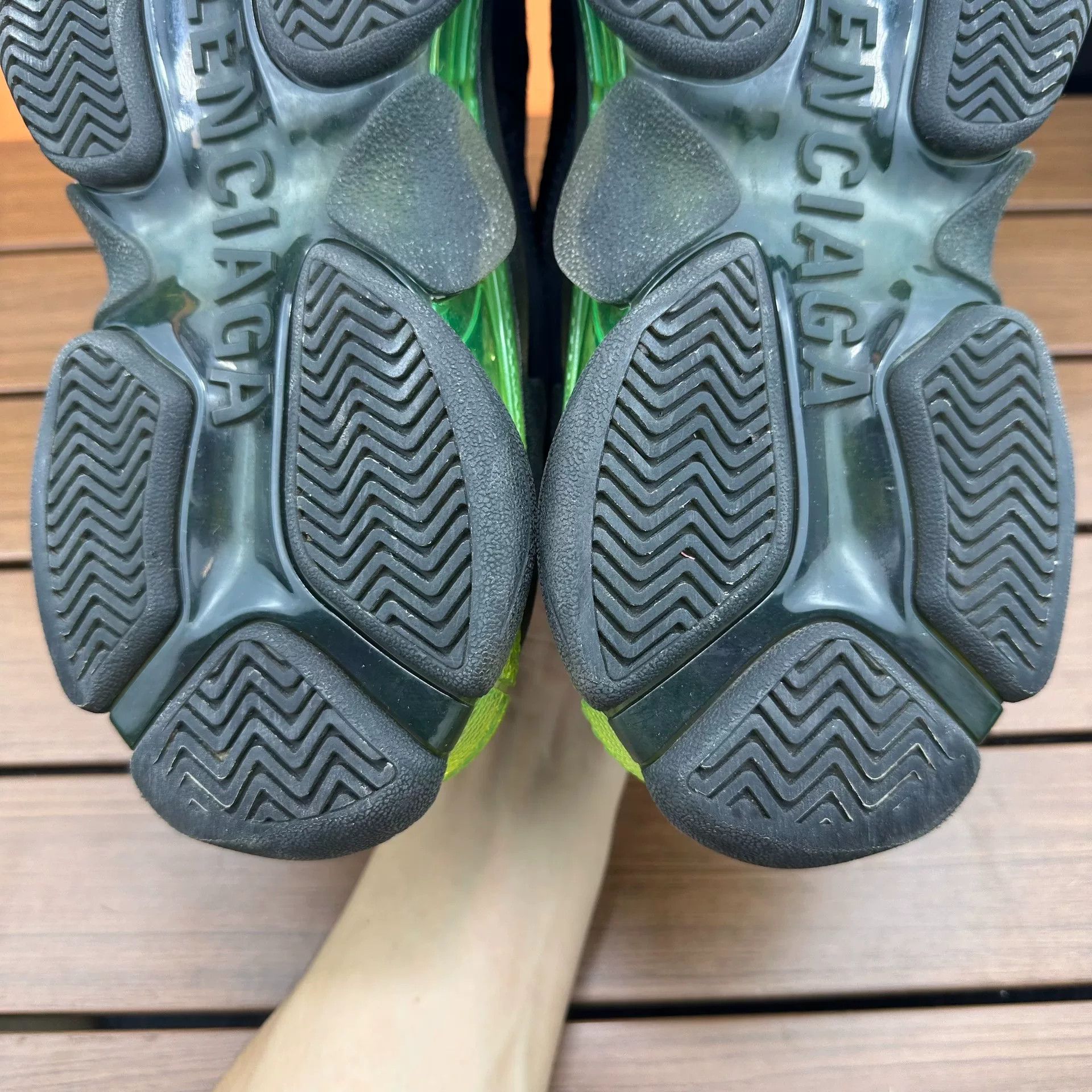 Balenciaga Balenciaga Green Lowtop Sneakers it_36 Women Size US 6 / IT 36 - 8 Thumbnail