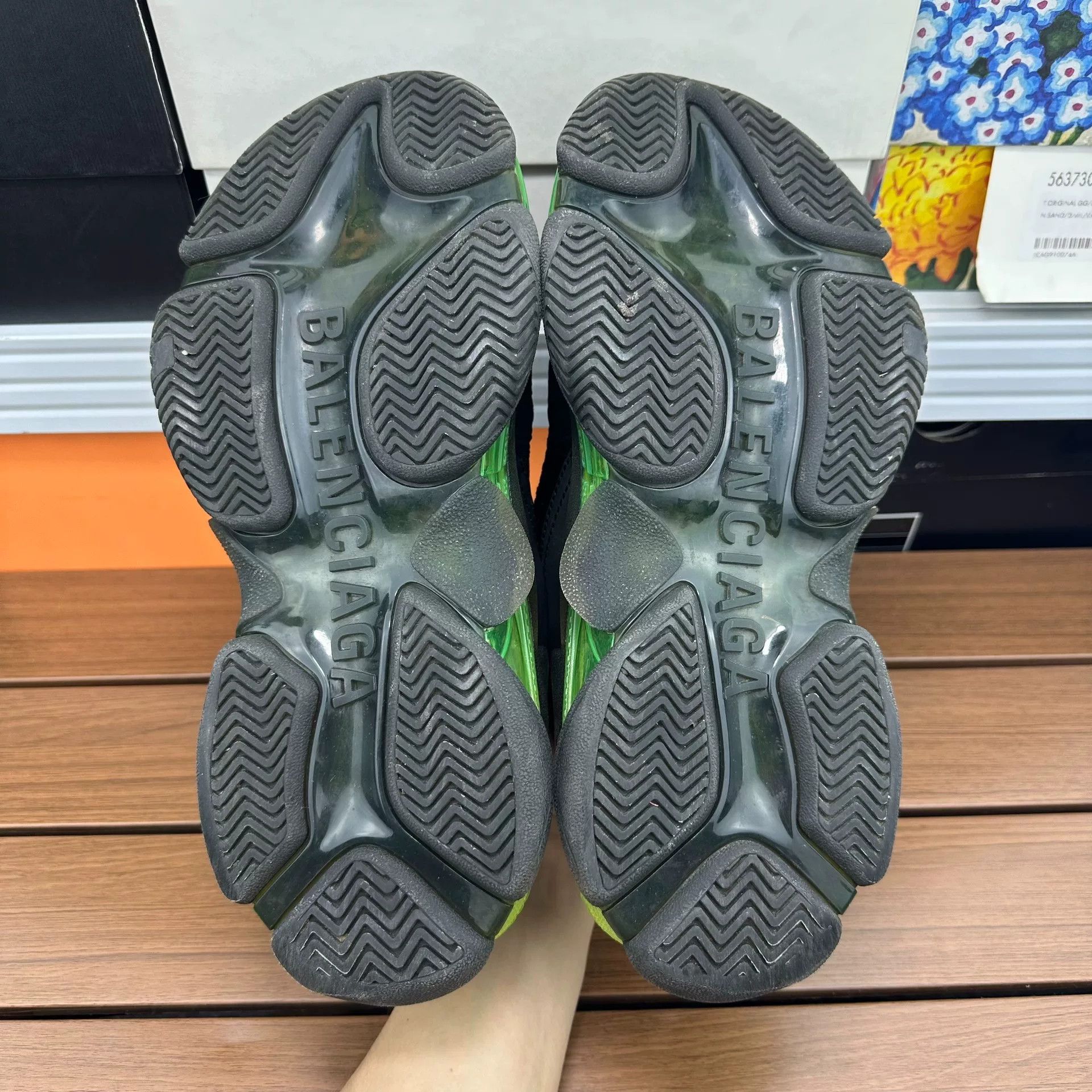 Balenciaga Balenciaga Green Lowtop Sneakers it_36 Women Size US 6 / IT 36 - 6 Thumbnail