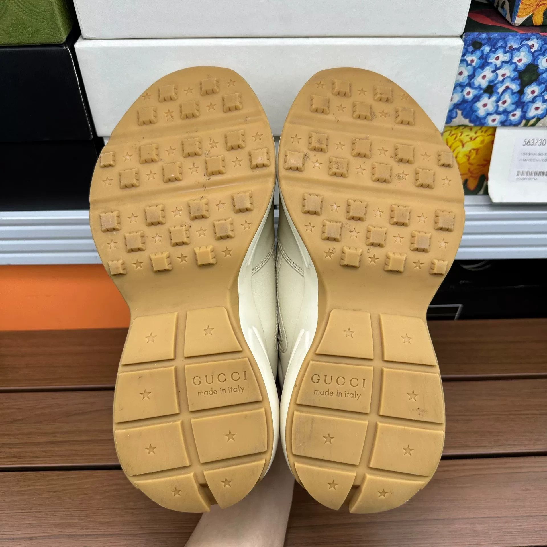 Gucci Gucci Printed Beige Lowtop Sneakers it_37-5 Women Size US 7.5 / IT 37.5 - 6 Thumbnail