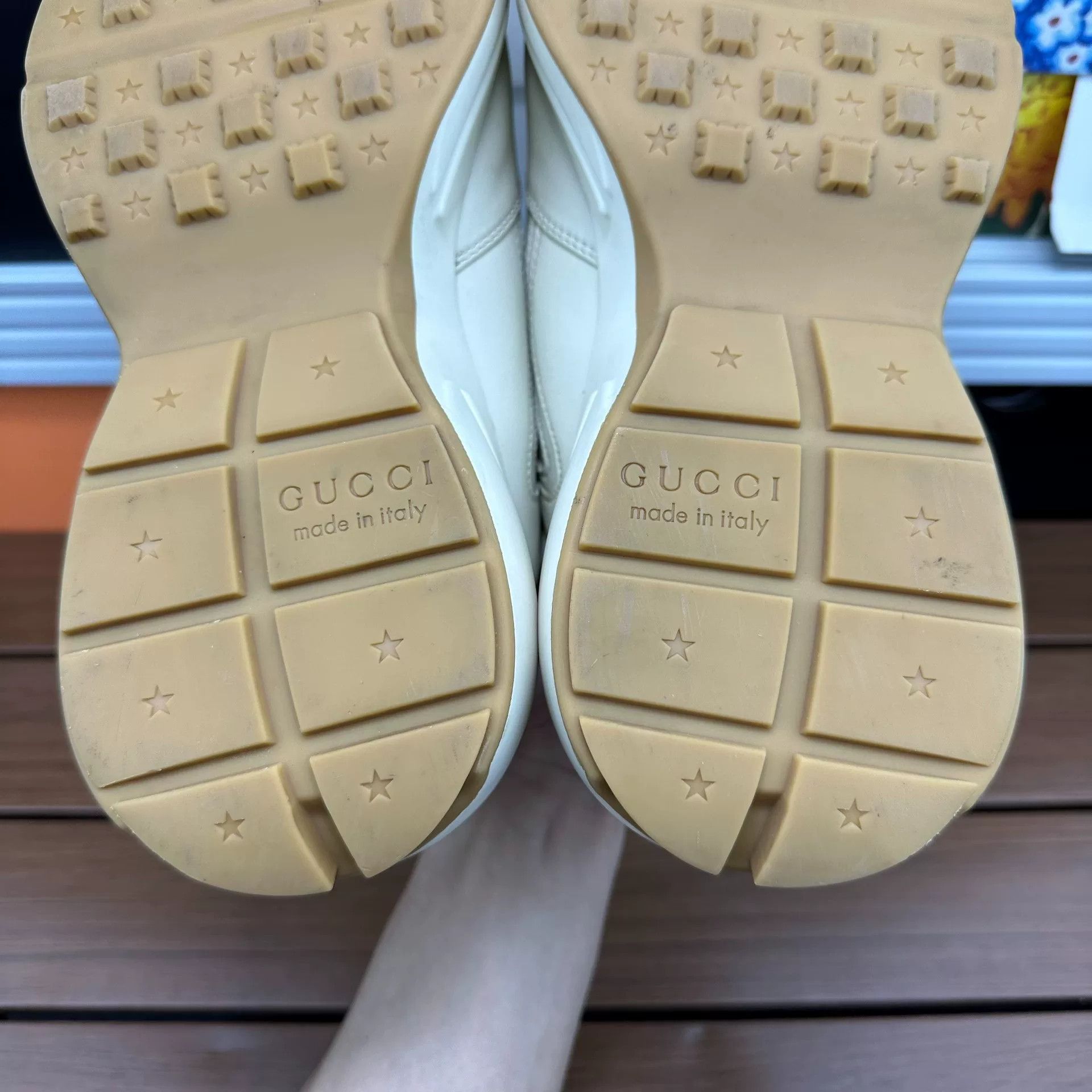 Gucci Gucci Printed Beige Lowtop Sneakers it_37-5 Women Size US 7.5 / IT 37.5 - 8 Thumbnail