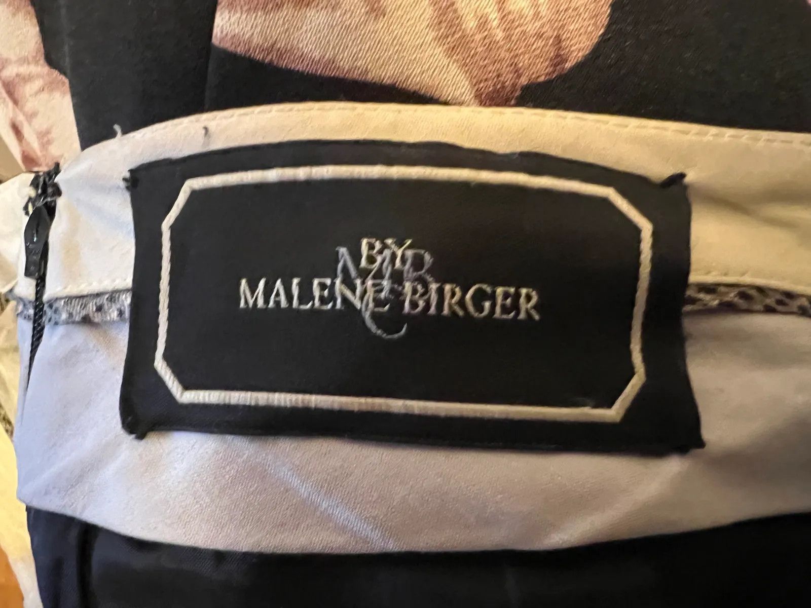 By Malene Birger By Malene Birger Dickow Flower Printed Skirt Skirt Size 28" / US 6 / IT 42 - 2 Thumbnail