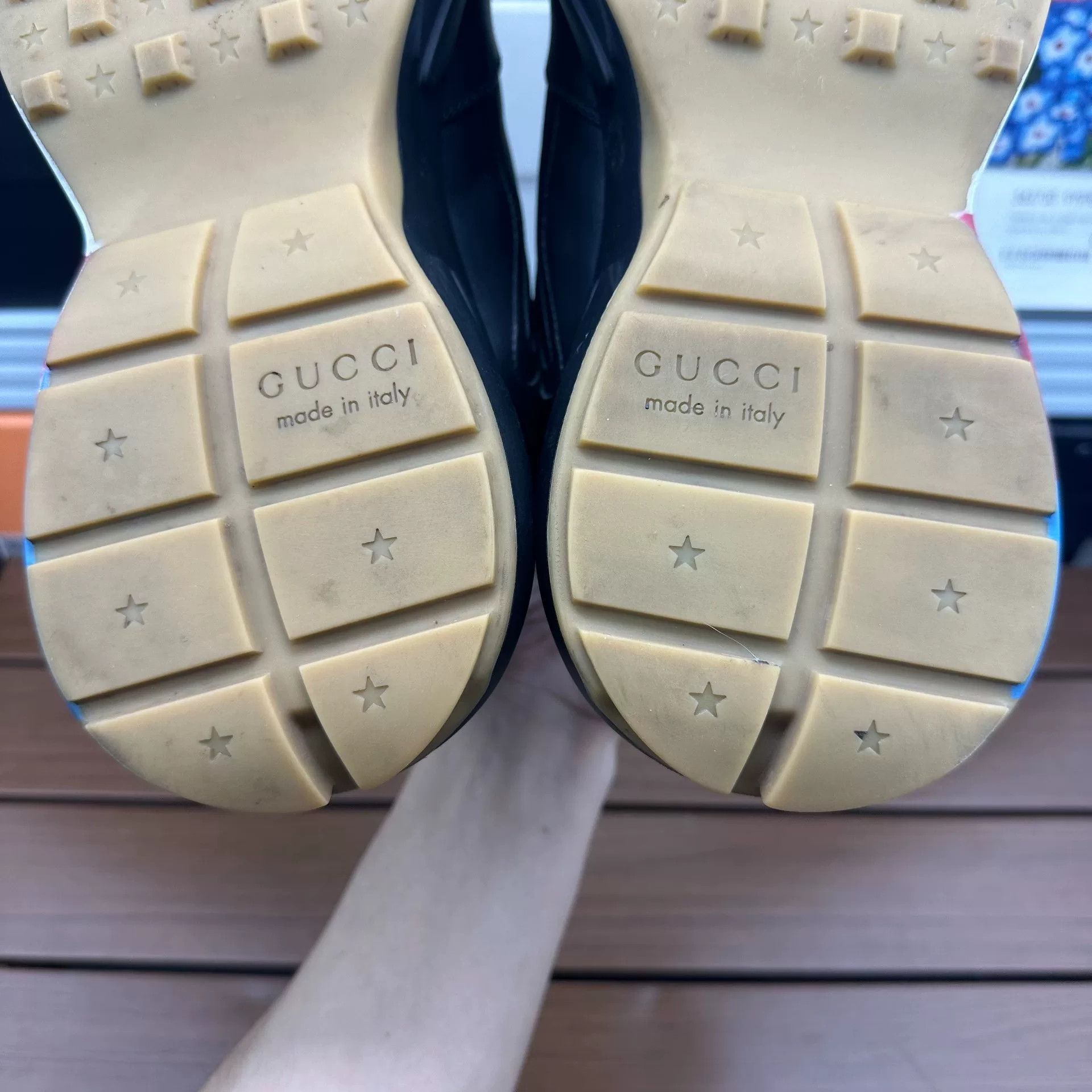 Gucci Gucci Printed Striped Lowtop Sneakers 6 Men Size US 6 / EU 39 - 8 Thumbnail