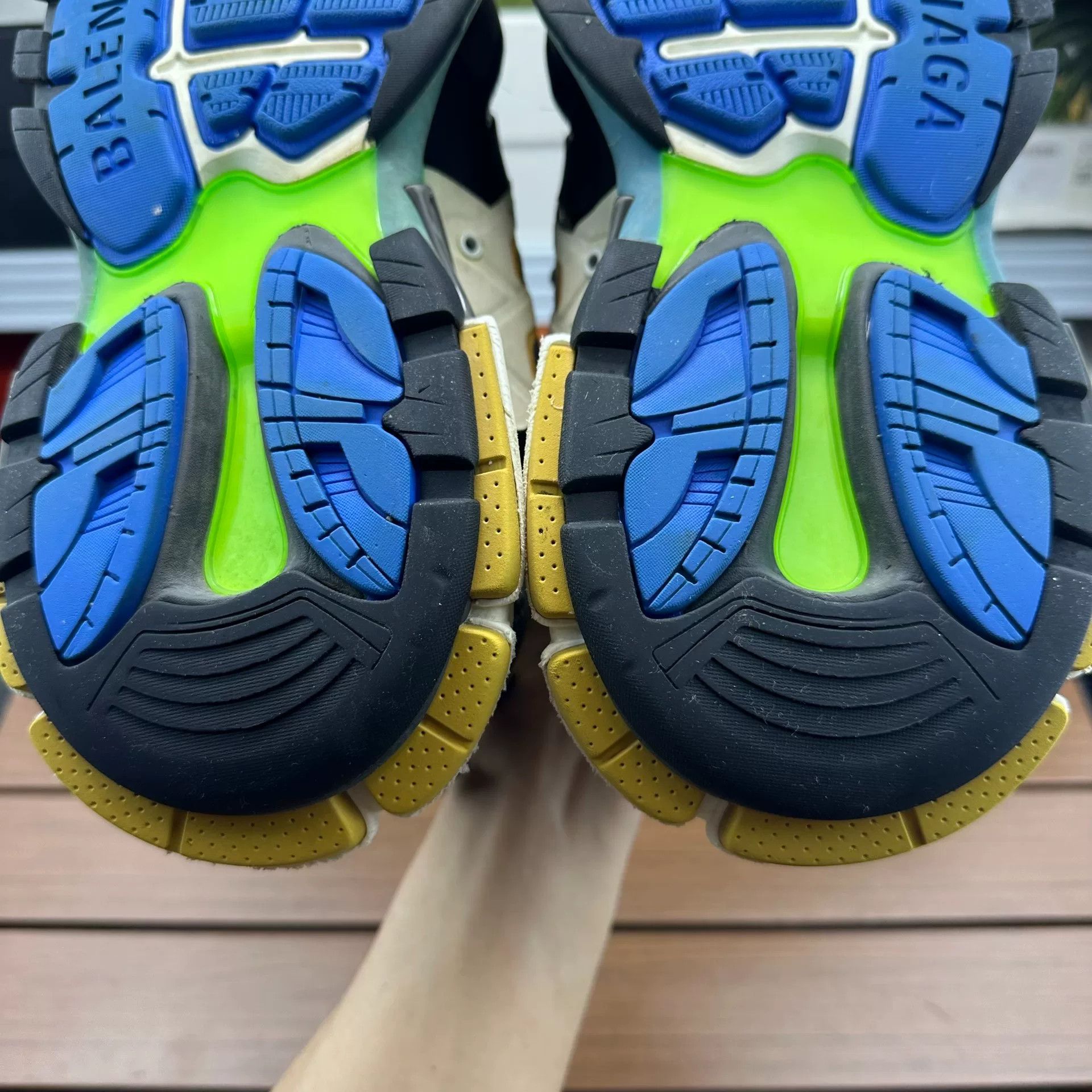 Balenciaga Balenciaga Blue Lowtop Sneakers it_39 Women Size US 9 / IT 39 - 8 Thumbnail
