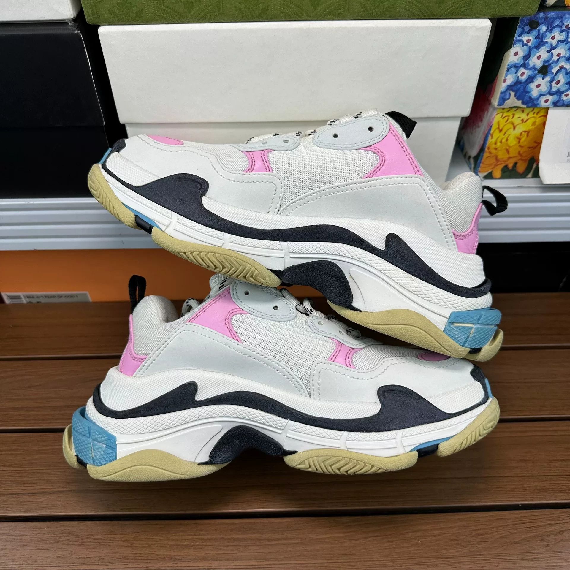 Balenciaga Balenciaga Pink Lowtop Sneakers it_38 Women Size US 8 / IT 38 - 2 Thumbnail