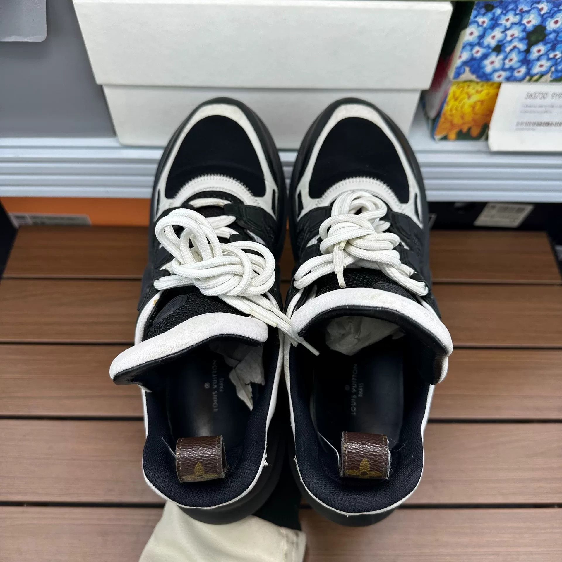 Louis Vuitton Louis Vuitton Black Lowtop Sneakers 5.5 Men Size US 5.5 / EU 38 - 4 Thumbnail
