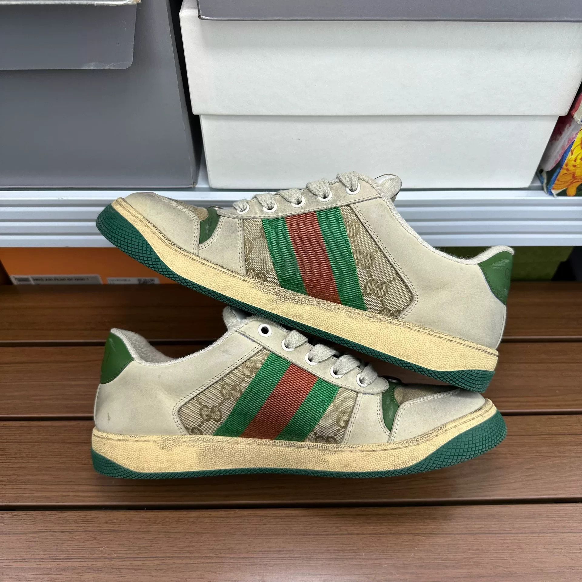 Gucci Gucci Distressed Lowtop Sneakers 8 Men Size US 8 / EU 41 - 2 Thumbnail