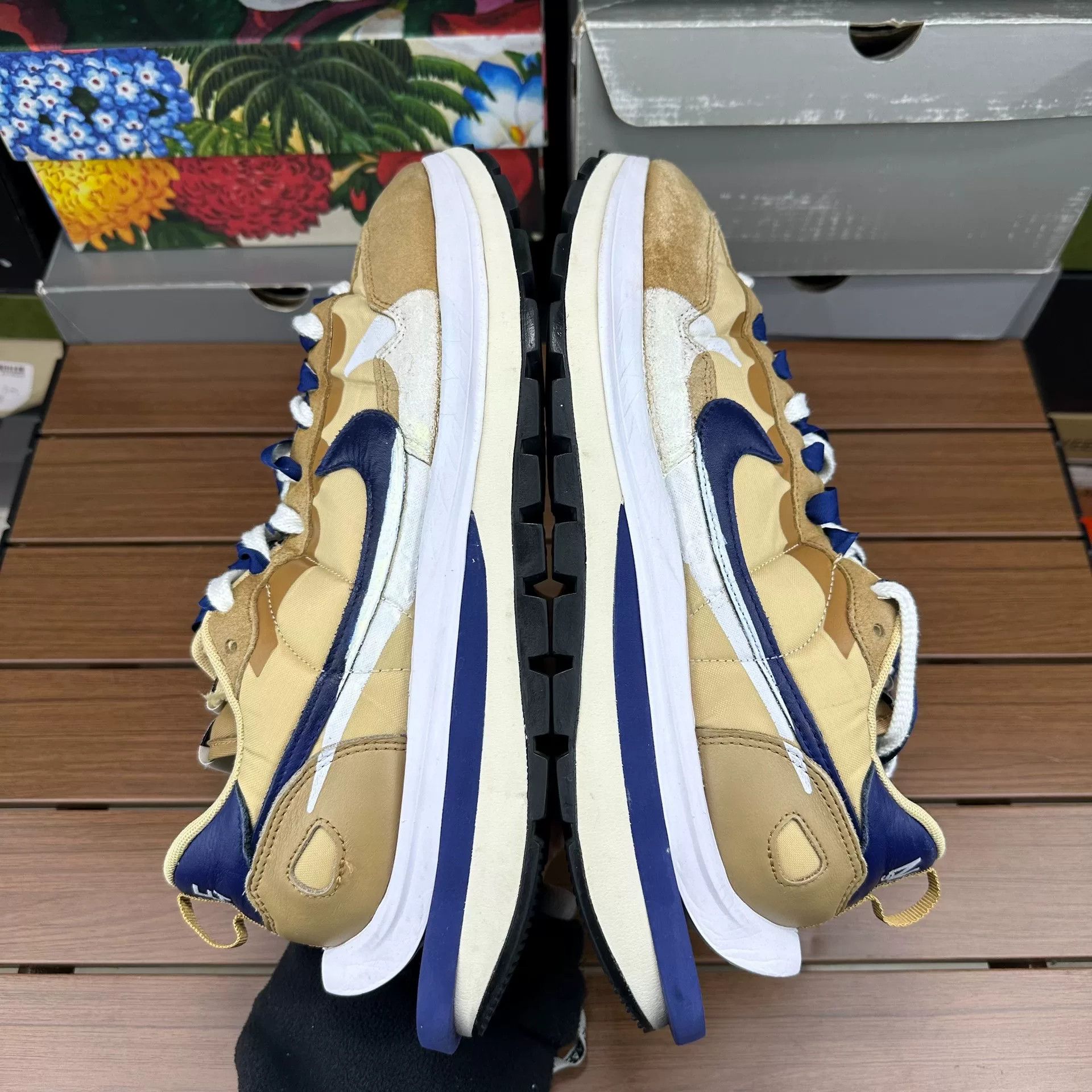 Sacai Sacai Collab Beige Lowtop Sneakers 12 Men Size US 12 / EU 45 - 2 Thumbnail