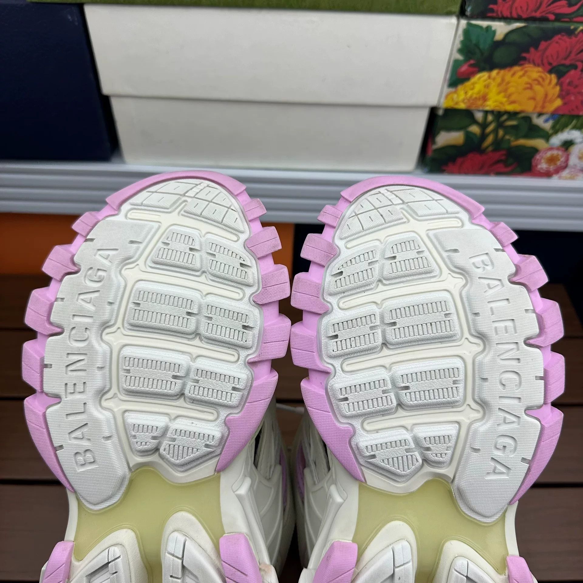 Balenciaga Balenciaga Pink Lowtop Sneakers it_37 Women Size US 7 / IT 37 - 8 Thumbnail