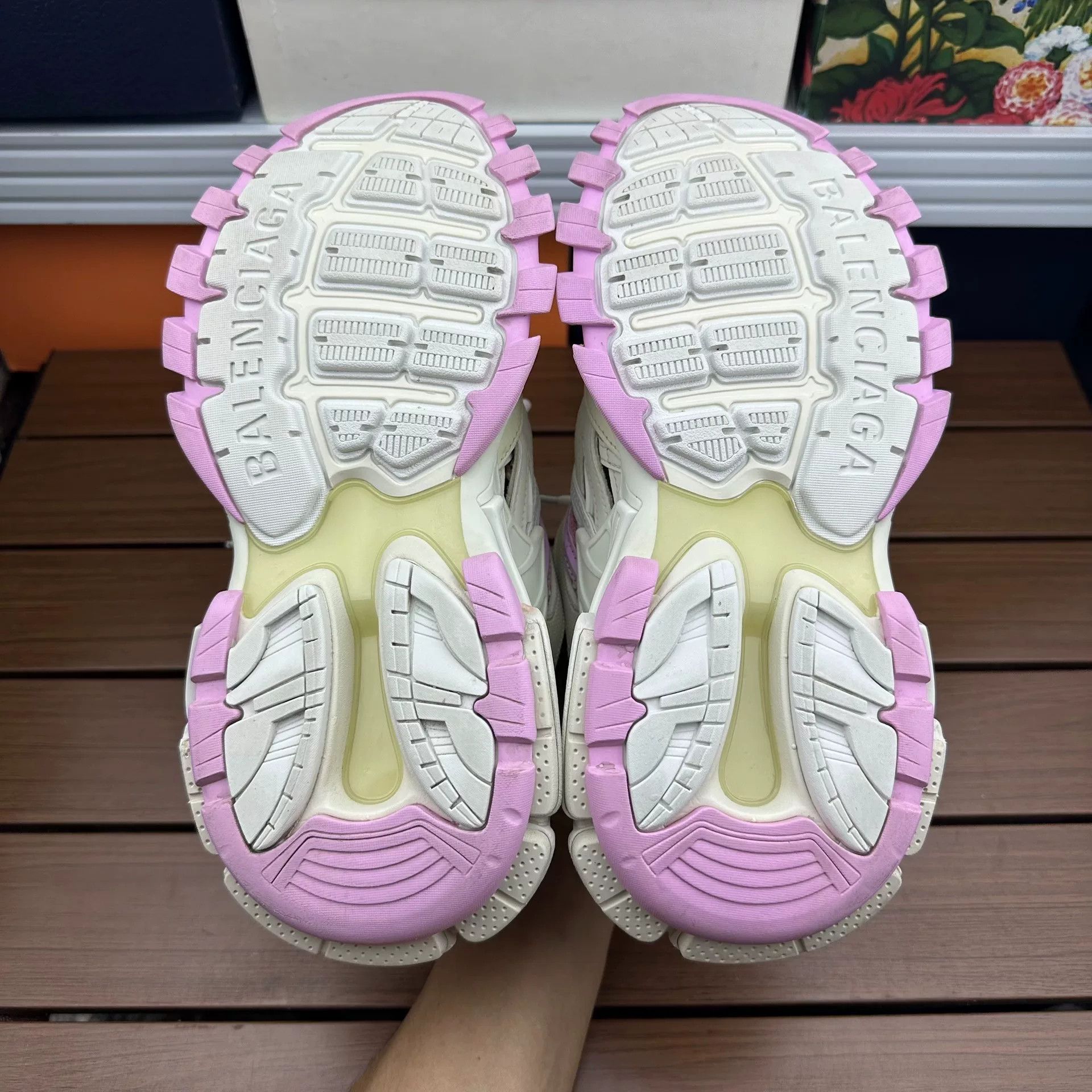 Balenciaga Balenciaga Pink Lowtop Sneakers it_37 Women Size US 7 / IT 37 - 7 Thumbnail