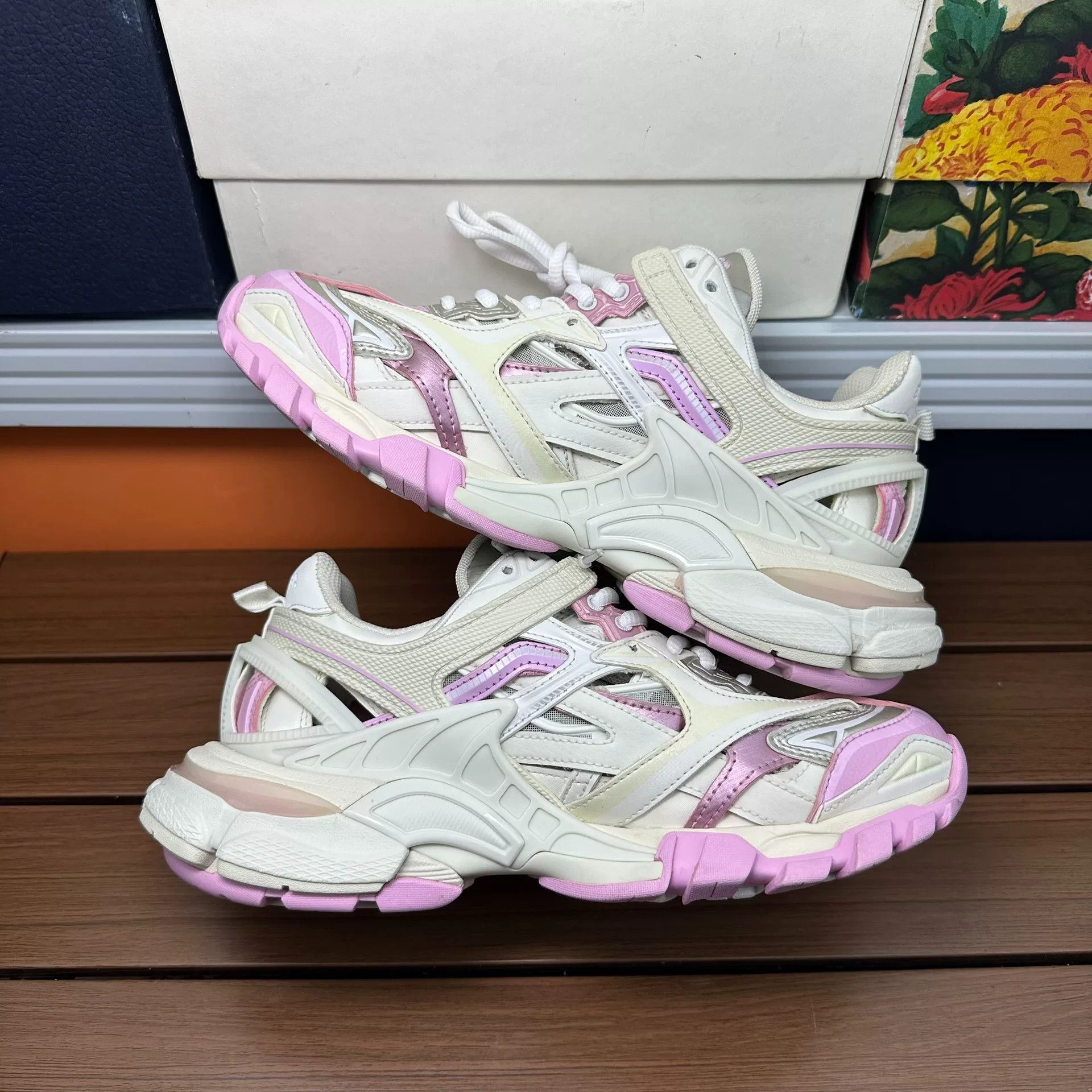 Balenciaga Balenciaga Pink Lowtop Sneakers it_37 Women Size US 7 / IT 37 - 3 Thumbnail