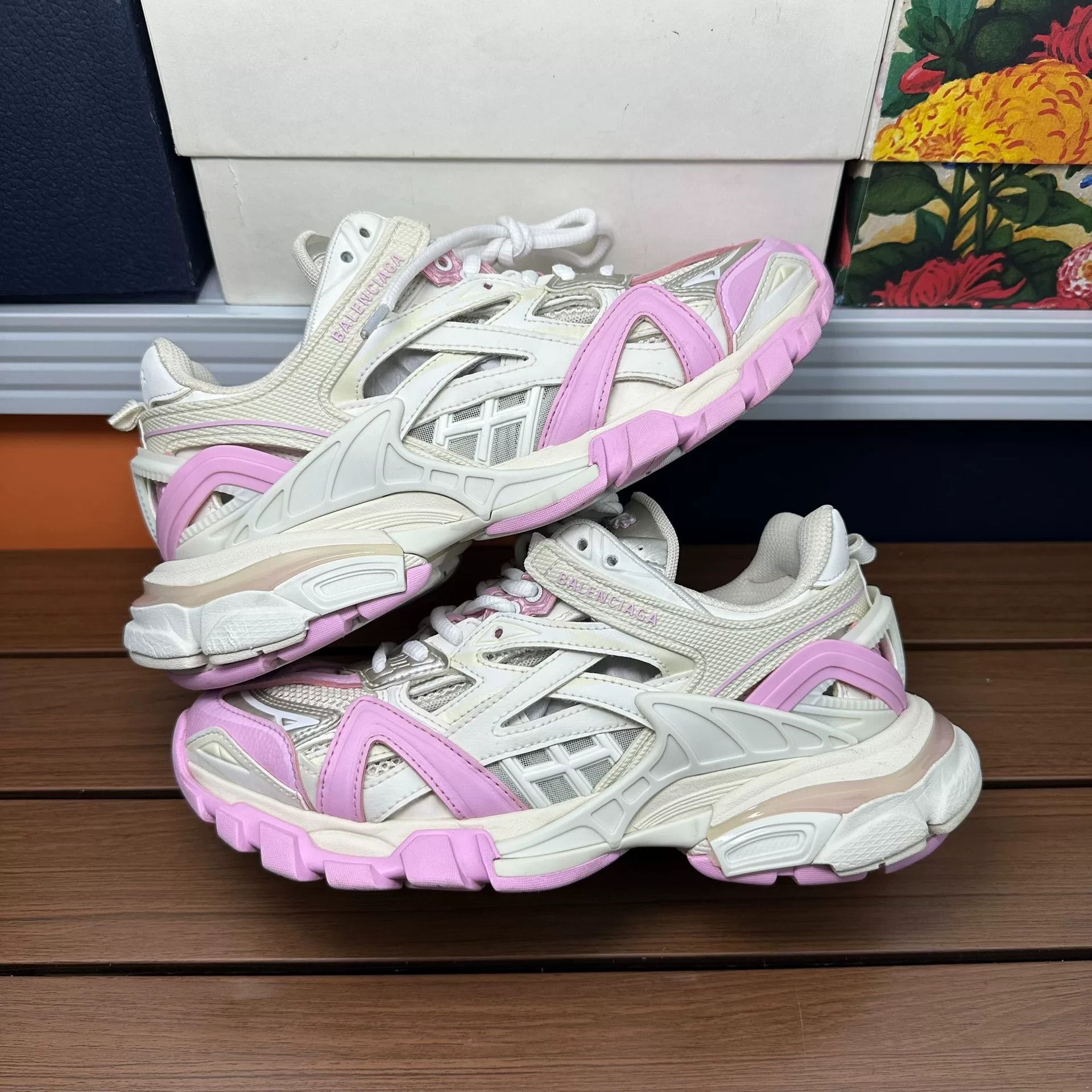 Balenciaga Balenciaga Pink Lowtop Sneakers it_37 Women Size US 7 / IT 37 - 2 Thumbnail