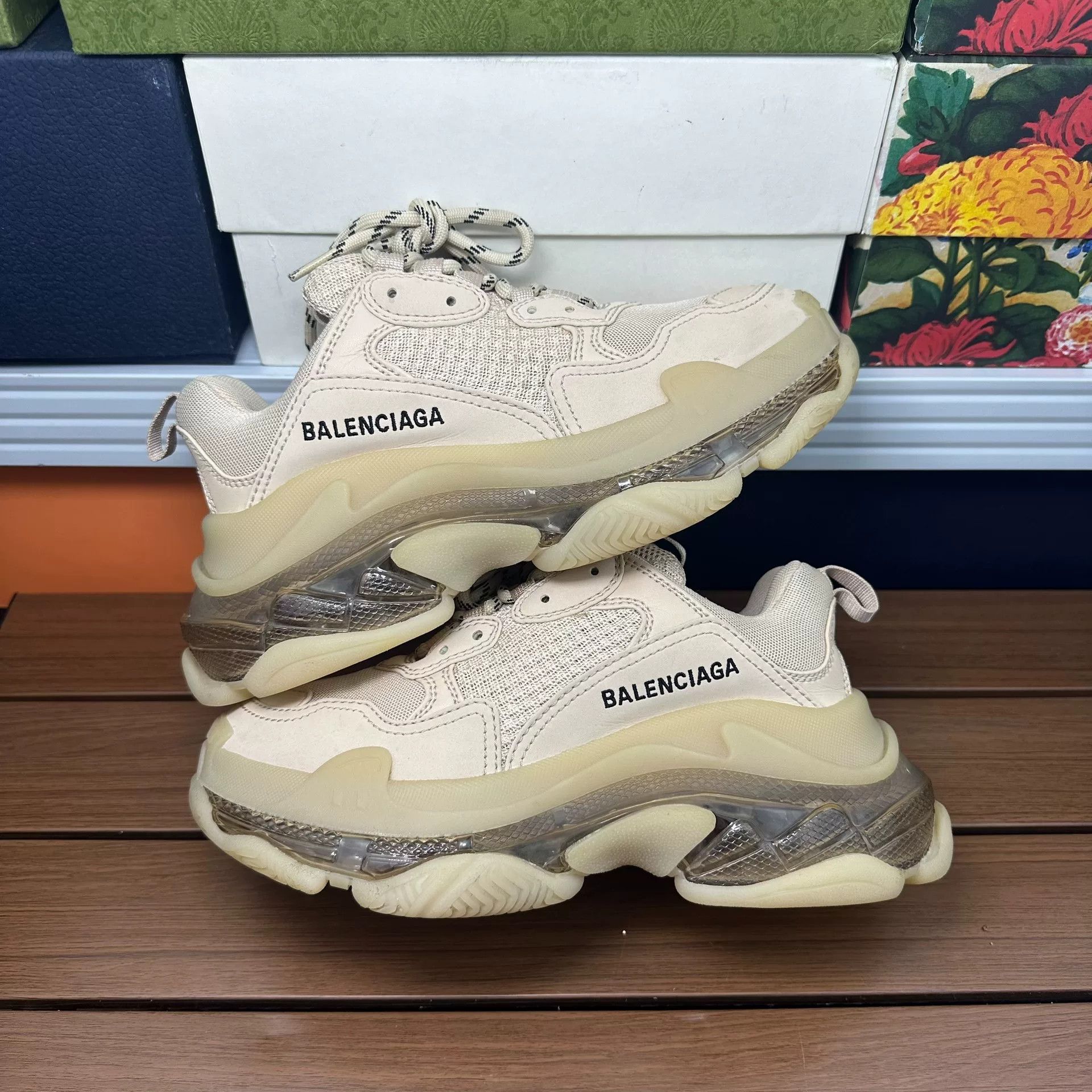 Balenciaga Balenciaga Beige Lowtop Sneakers it_36 Women Size US 6 / IT 36 - 2 Thumbnail