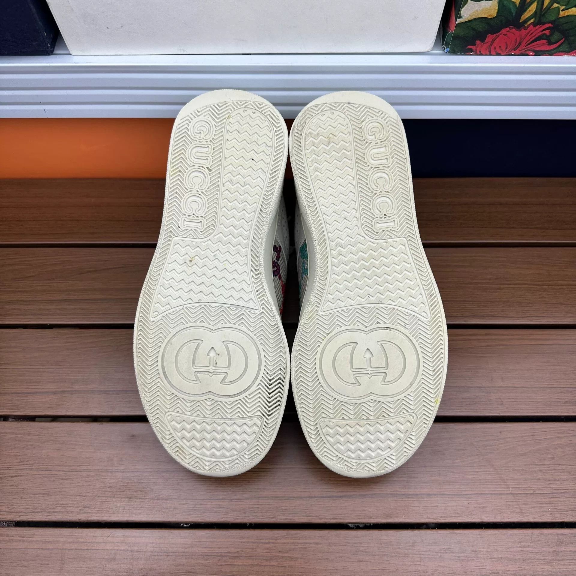 Gucci Gucci Embroidered White Lowtop Sneakers it_36-5 Women Size US 6.5 / IT 36.5 - 7 Thumbnail