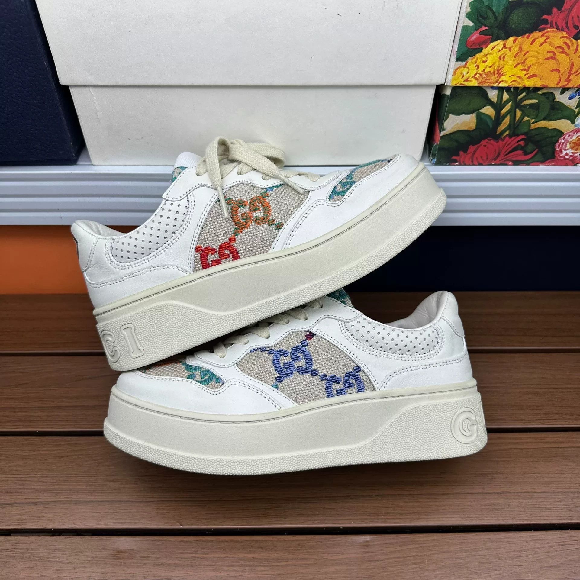 Gucci Gucci Embroidered White Lowtop Sneakers it_36-5 Women Size US 6.5 / IT 36.5 - 2 Thumbnail