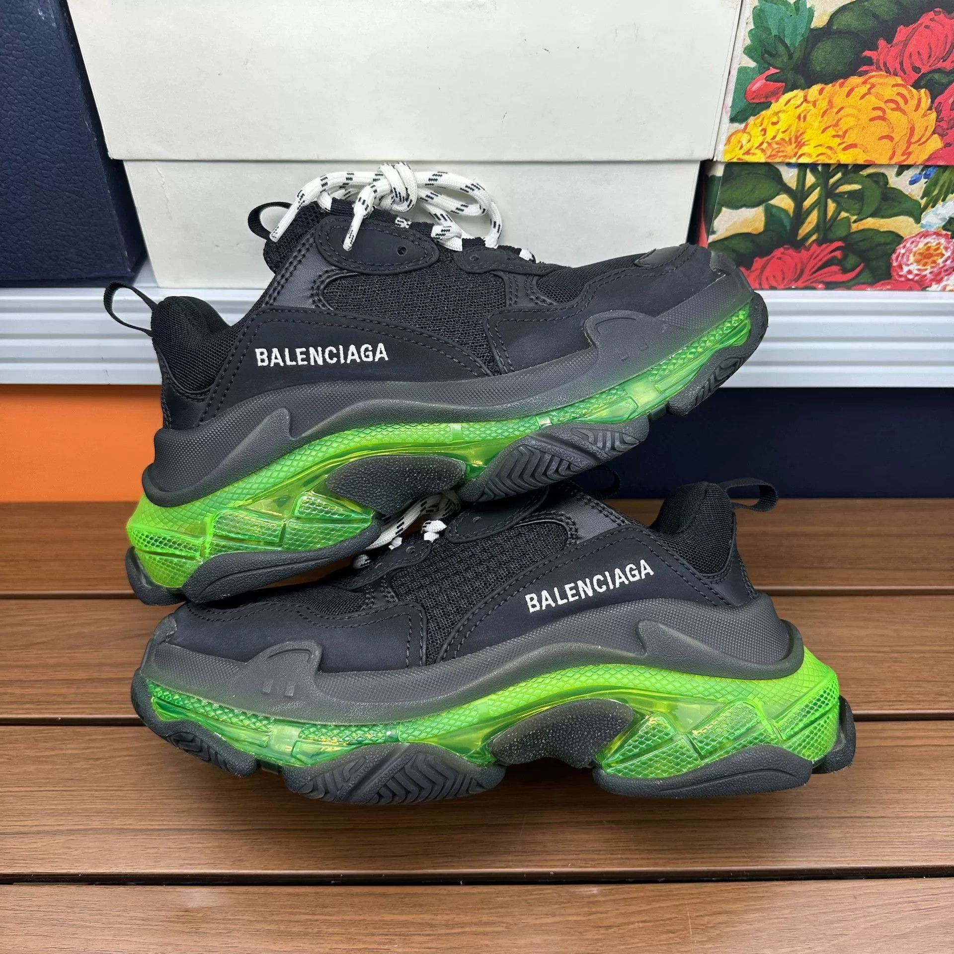 Balenciaga Balenciaga Green Lowtop Sneakers it_36 Women Size US 6 / IT 36 - 2 Thumbnail