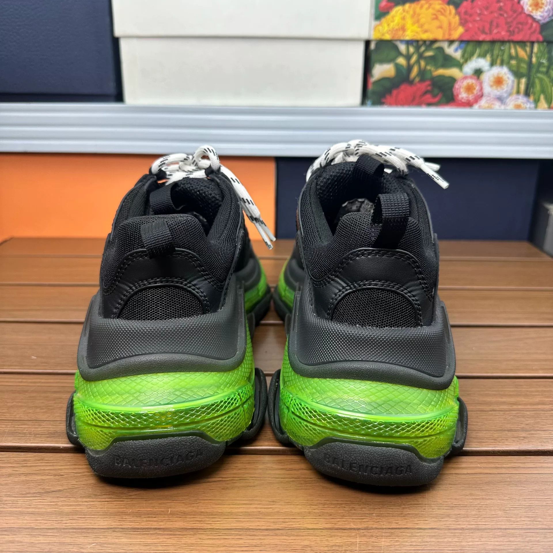 Balenciaga Balenciaga Green Lowtop Sneakers it_36 Women Size US 6 / IT 36 - 6 Thumbnail