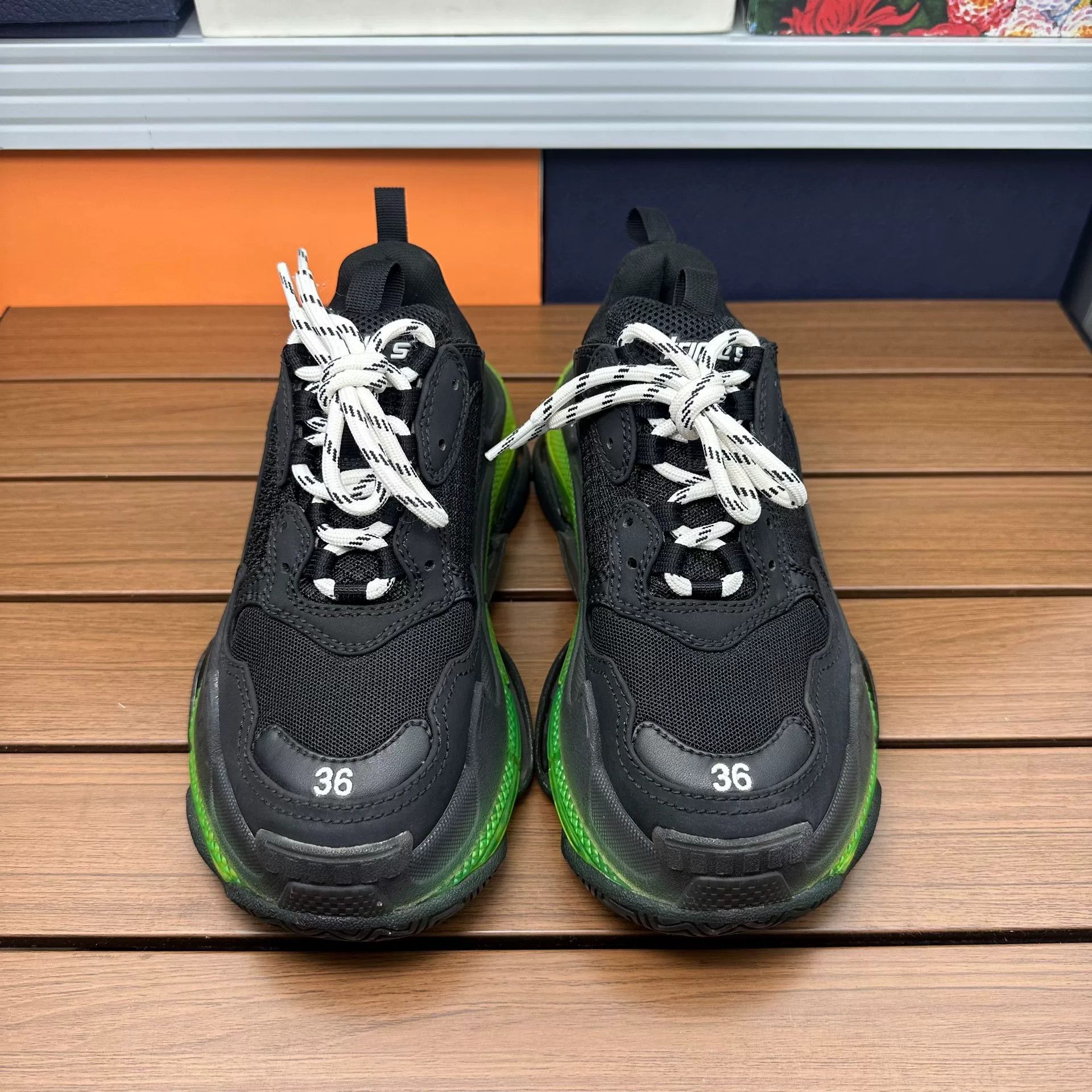 Balenciaga Balenciaga Green Lowtop Sneakers it_36 Women Size US 6 / IT 36 - 4 Thumbnail