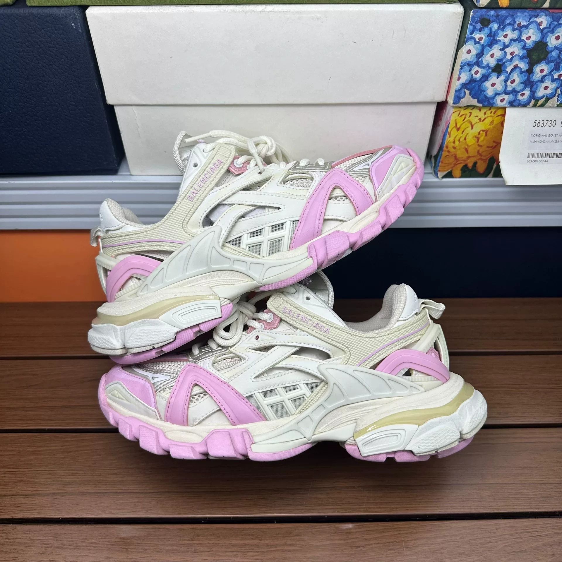 Balenciaga Balenciaga Pink Lowtop Sneakers it_36 Women Size US 6 / IT 36 - 2 Thumbnail