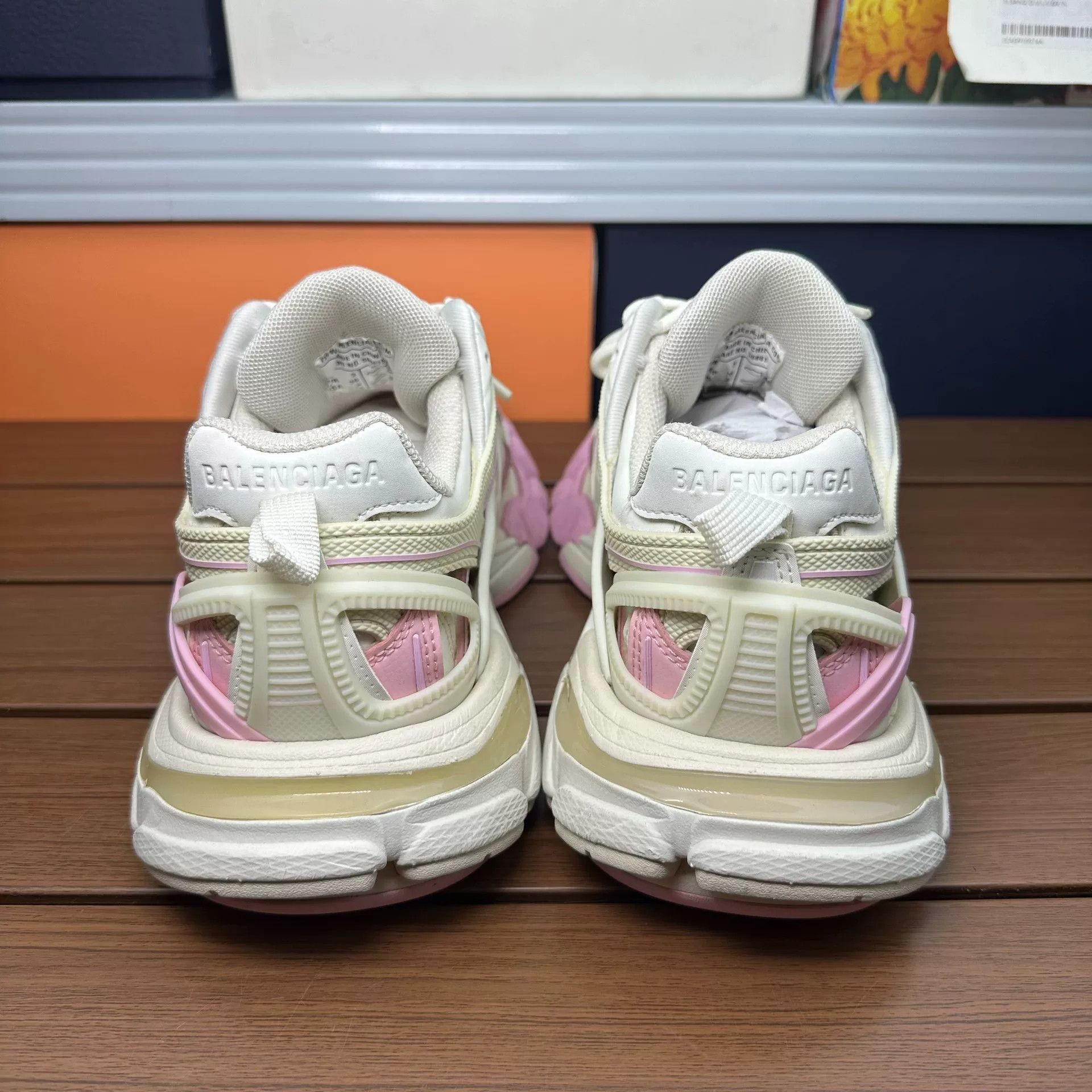 Balenciaga Balenciaga Pink Lowtop Sneakers it_36 Women Size US 6 / IT 36 - 6 Thumbnail