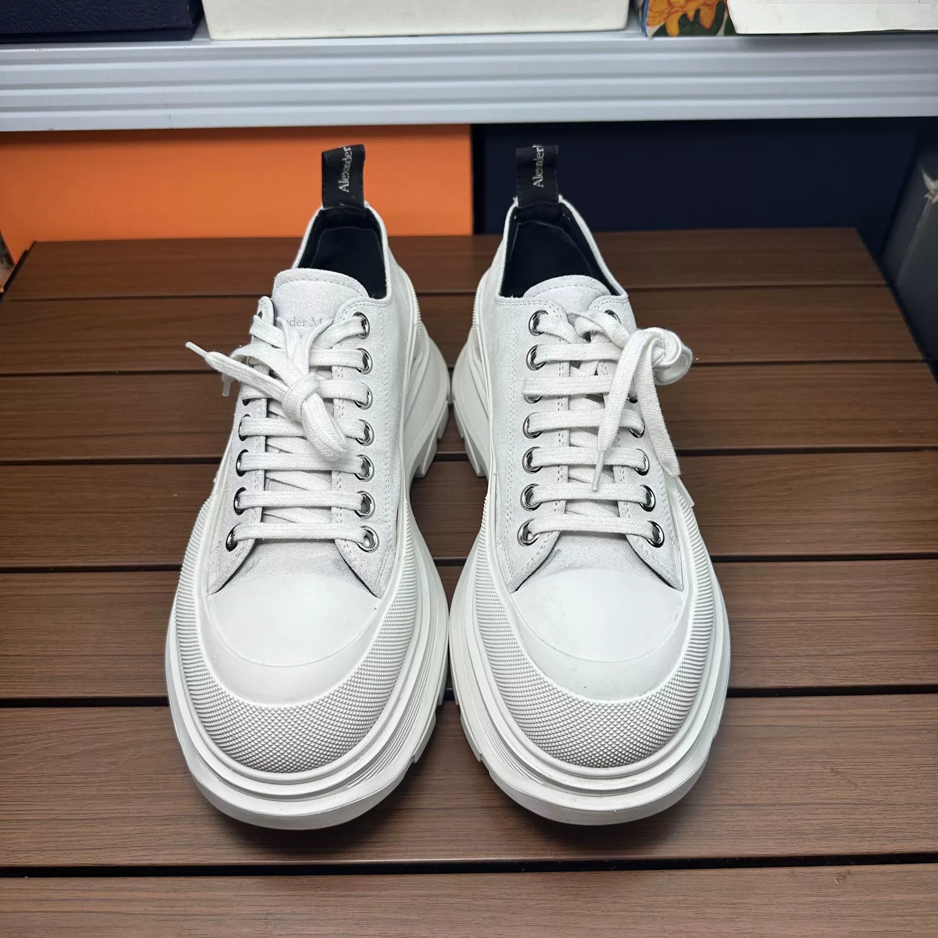 Alexander McQueen Alexander McQueen Gray Lowtop Sneakers 8 Men Size US 8 / EU 41 - 4 Thumbnail