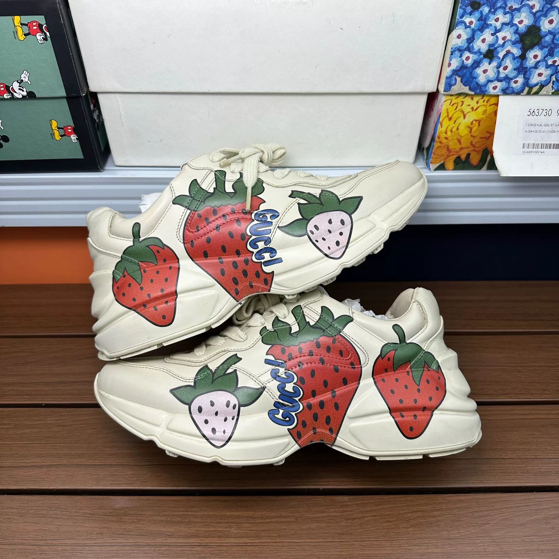 Gucci Gucci Printed Lowtop Sneakers it_37 Women Size US 7 / IT 37 - 2 Thumbnail