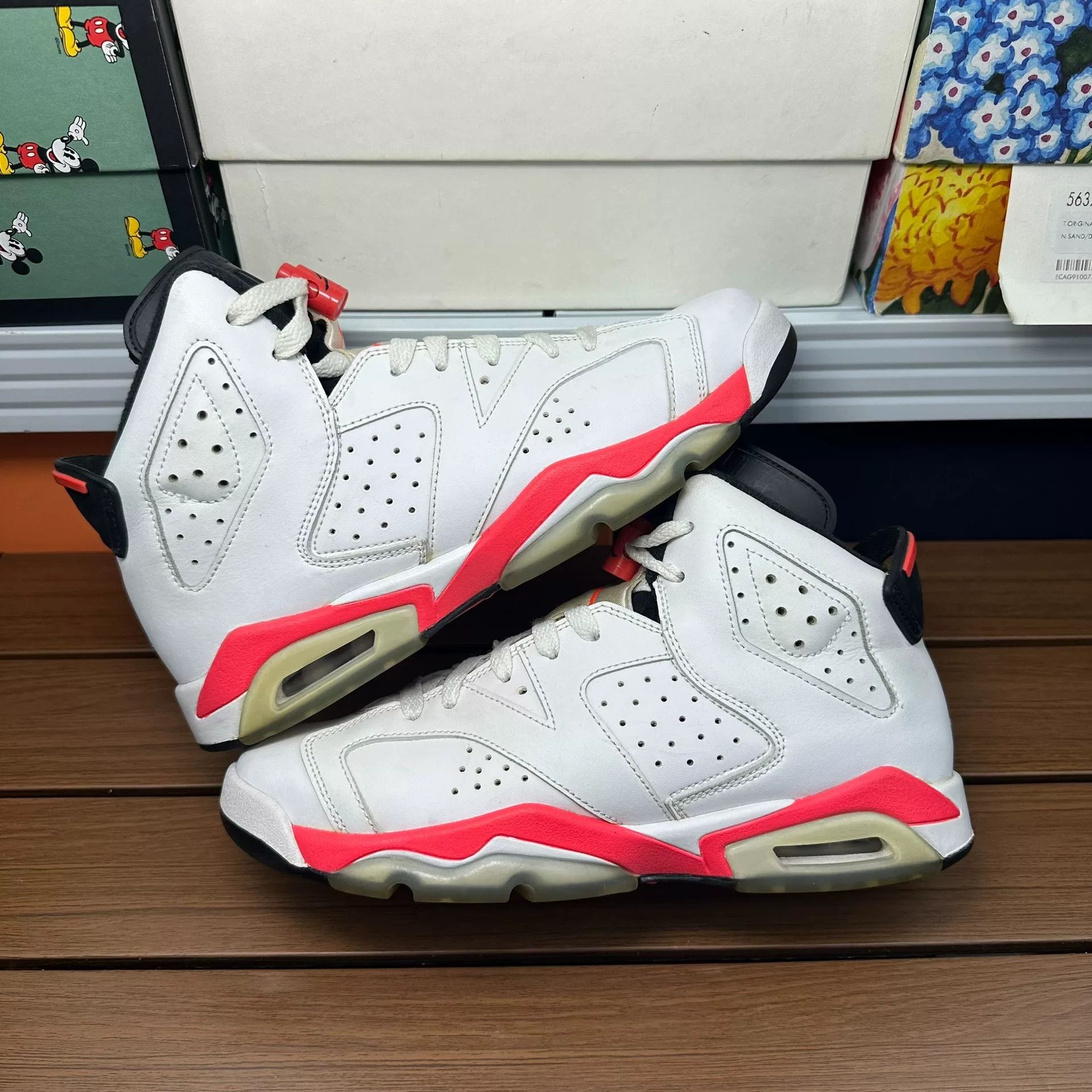 Nike Nike AJ6 Pink Lowtop Sneakers 6 Men Size US 6 / EU 39 - 2 Thumbnail