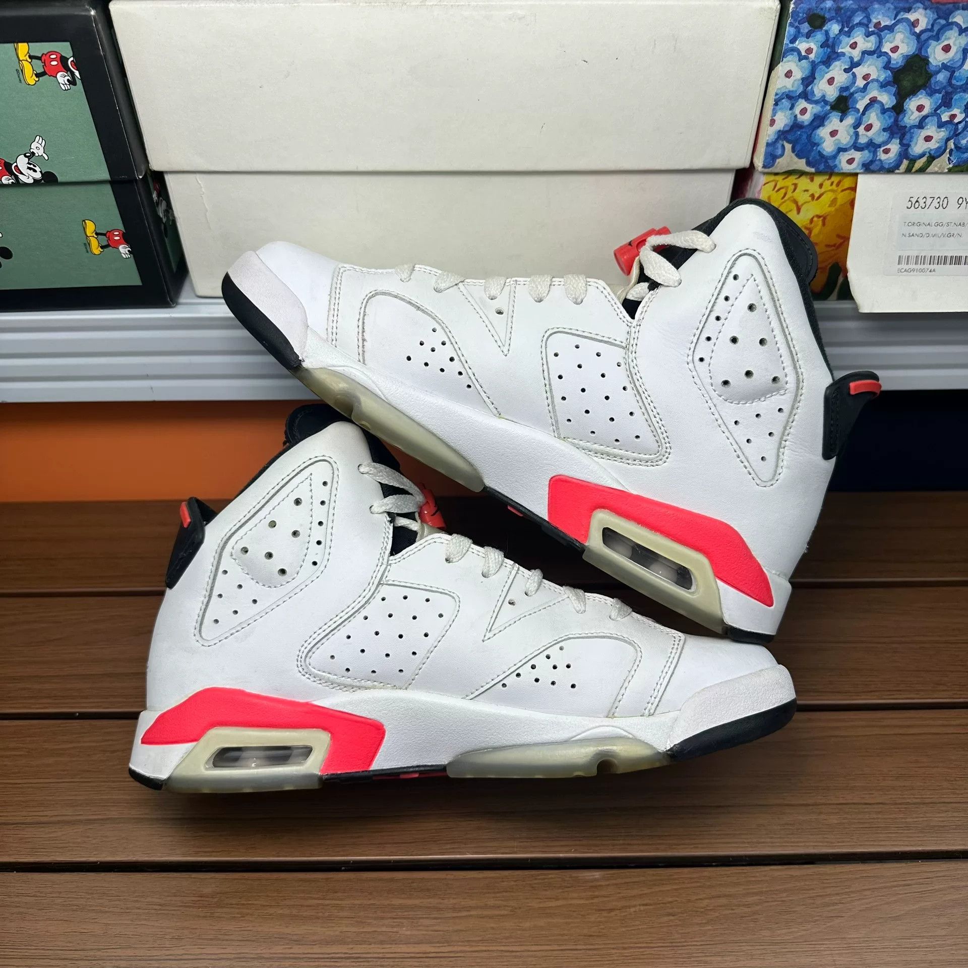 Nike Nike AJ6 Pink Lowtop Sneakers 6 Men Size US 6 / EU 39 - 3 Thumbnail