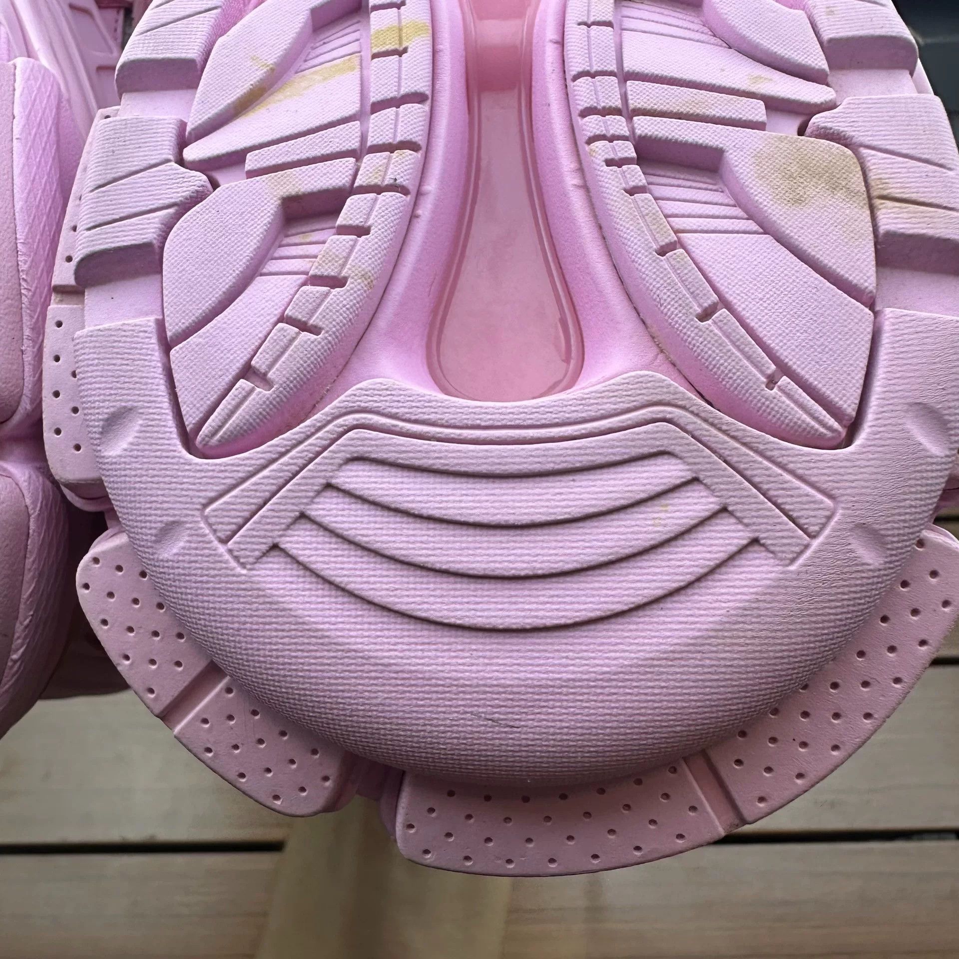 Balenciaga Balenciaga Pink Lowtop Sneakers it_37 Women Size US 7 / IT 37 - 9 Thumbnail