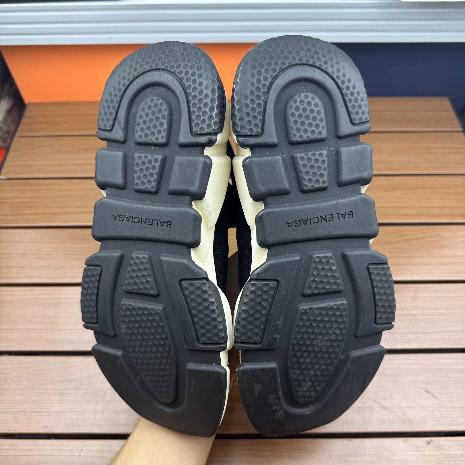 Balenciaga Balenciaga Black Hitop Sneakers it_38 Women Size US 8 / IT 38 - 7 Thumbnail