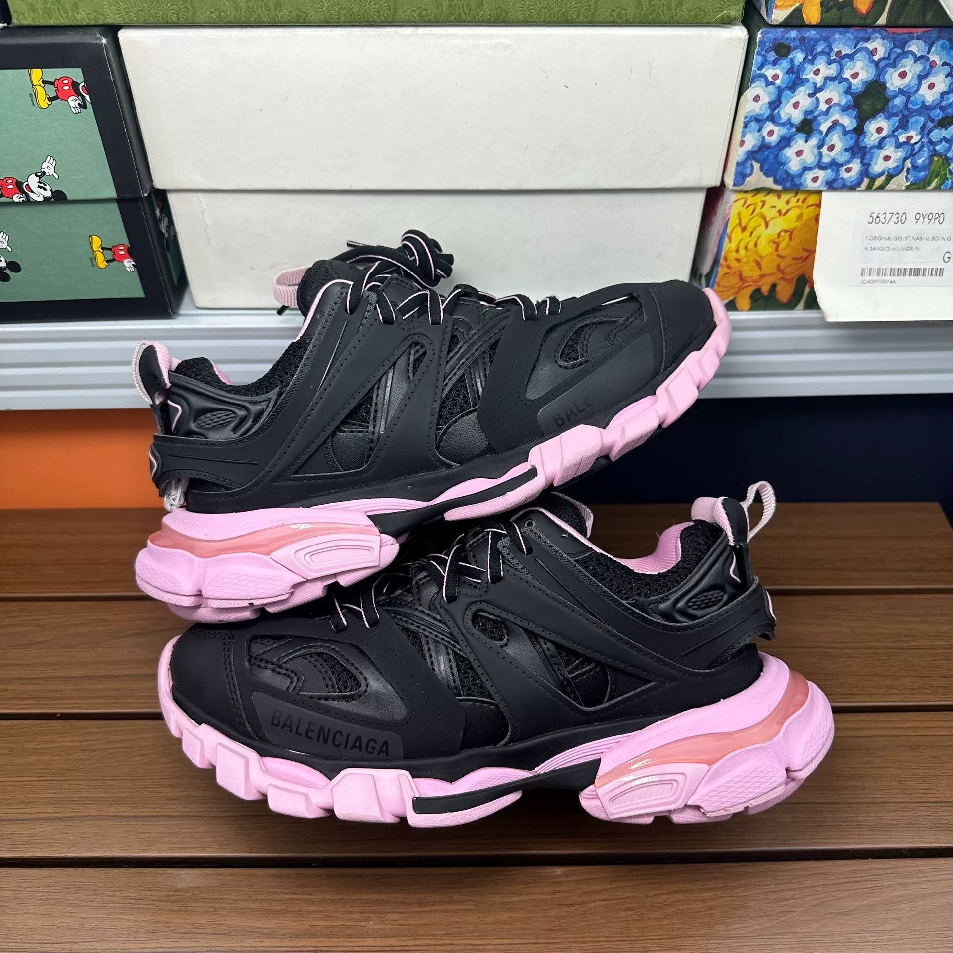 Balenciaga Balenciaga Pink Lowtop Sneakers it_37 Women Size US 7 / IT 37 - 2 Thumbnail