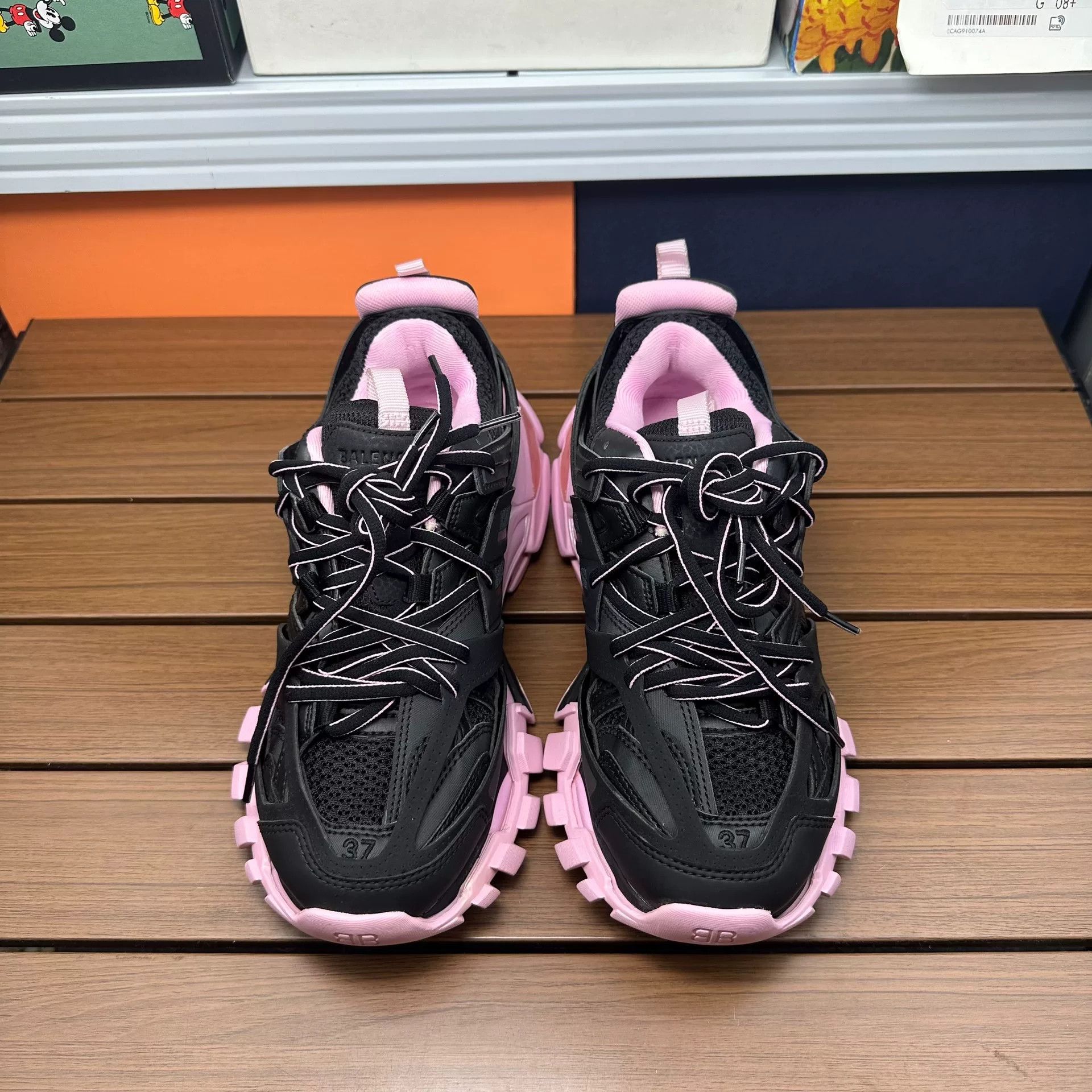 Balenciaga Balenciaga Pink Lowtop Sneakers it_37 Women Size US 7 / IT 37 - 4 Thumbnail