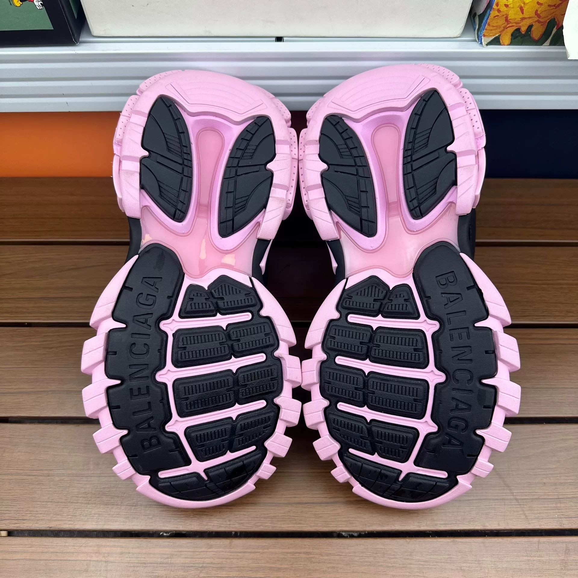 Balenciaga Balenciaga Pink Lowtop Sneakers it_37 Women Size US 7 / IT 37 - 7 Thumbnail