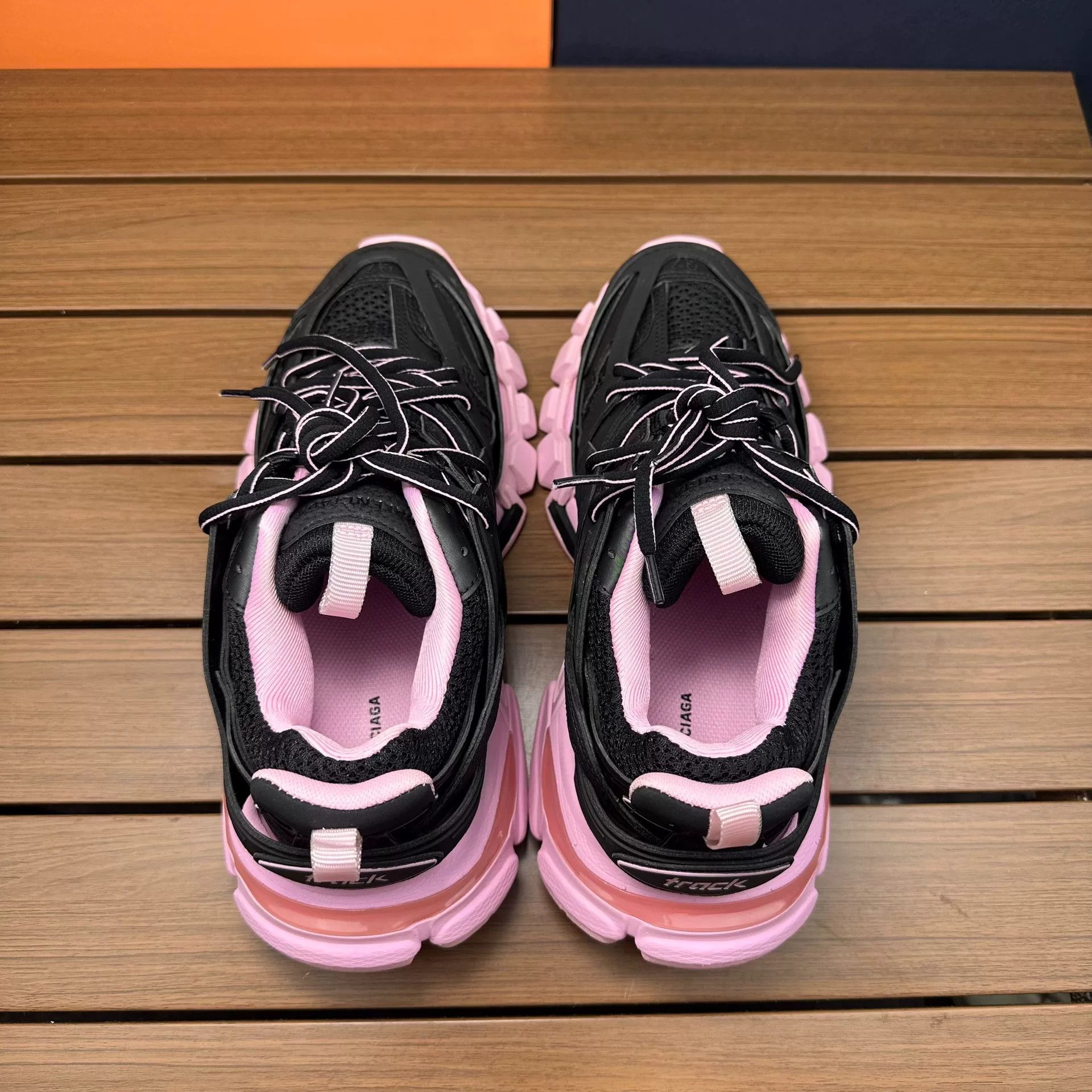Balenciaga Balenciaga Pink Lowtop Sneakers it_37 Women Size US 7 / IT 37 - 5 Thumbnail