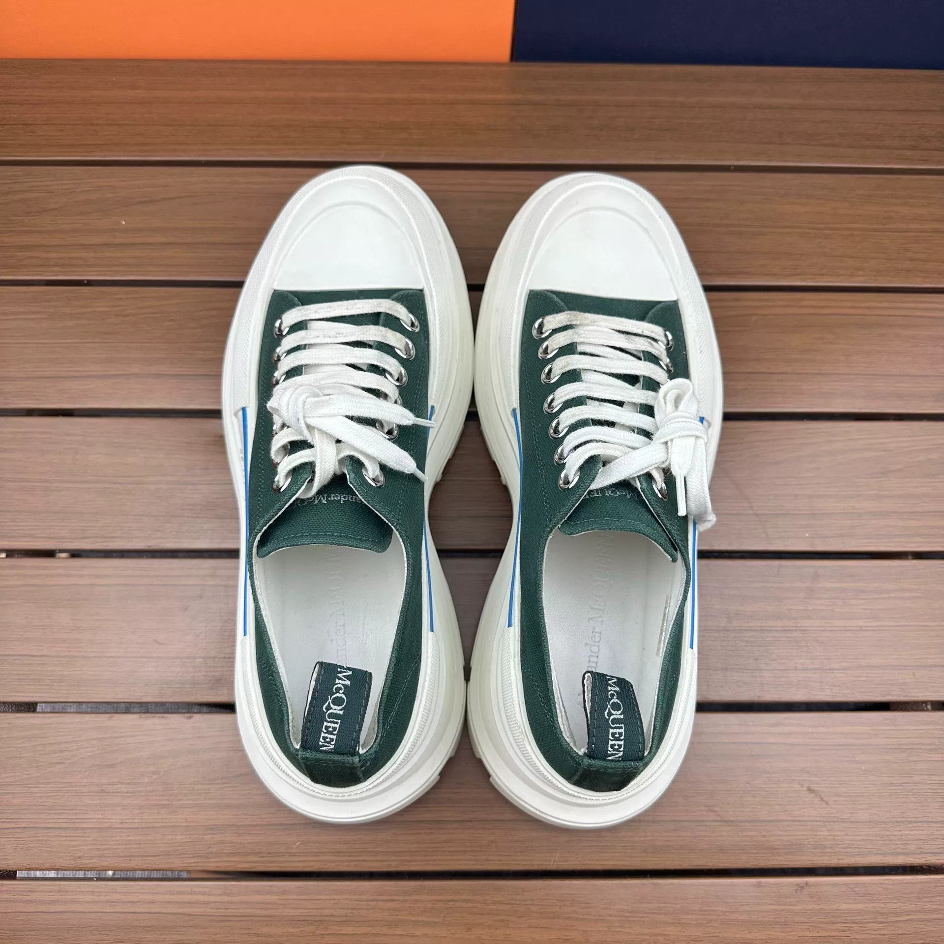 Alexander McQueen Alexander McQueen Green Lowtop Sneakers 8 Men Size US 8 / EU 41 - 5 Thumbnail
