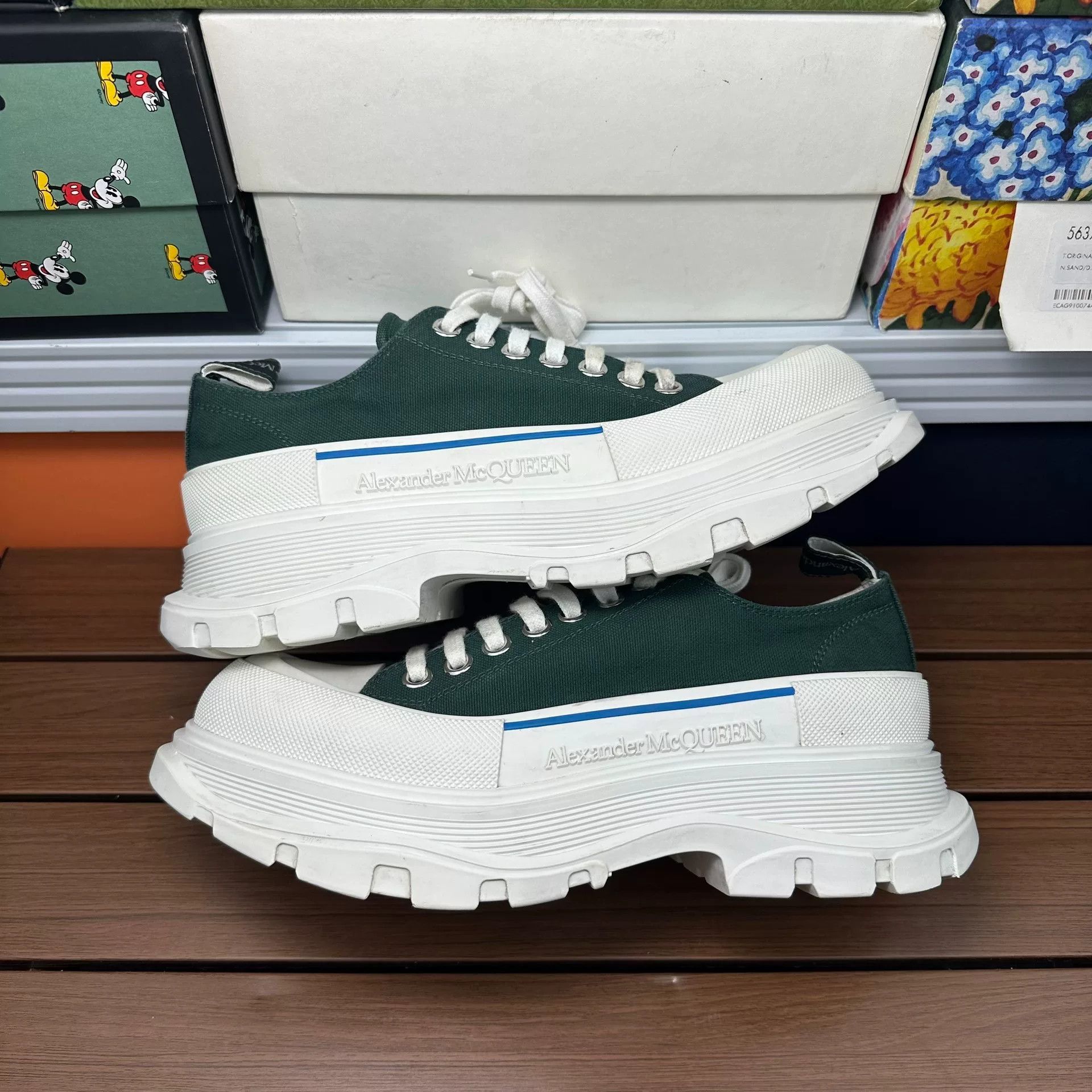 Alexander McQueen Alexander McQueen Green Lowtop Sneakers 8 Men Size US 8 / EU 41 - 2 Thumbnail