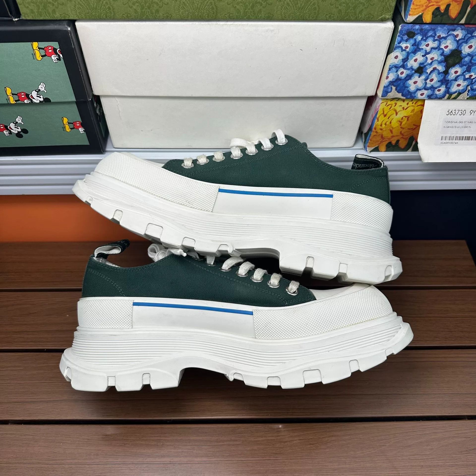 Alexander McQueen Alexander McQueen Green Lowtop Sneakers 8 Men Size US 8 / EU 41 - 3 Thumbnail
