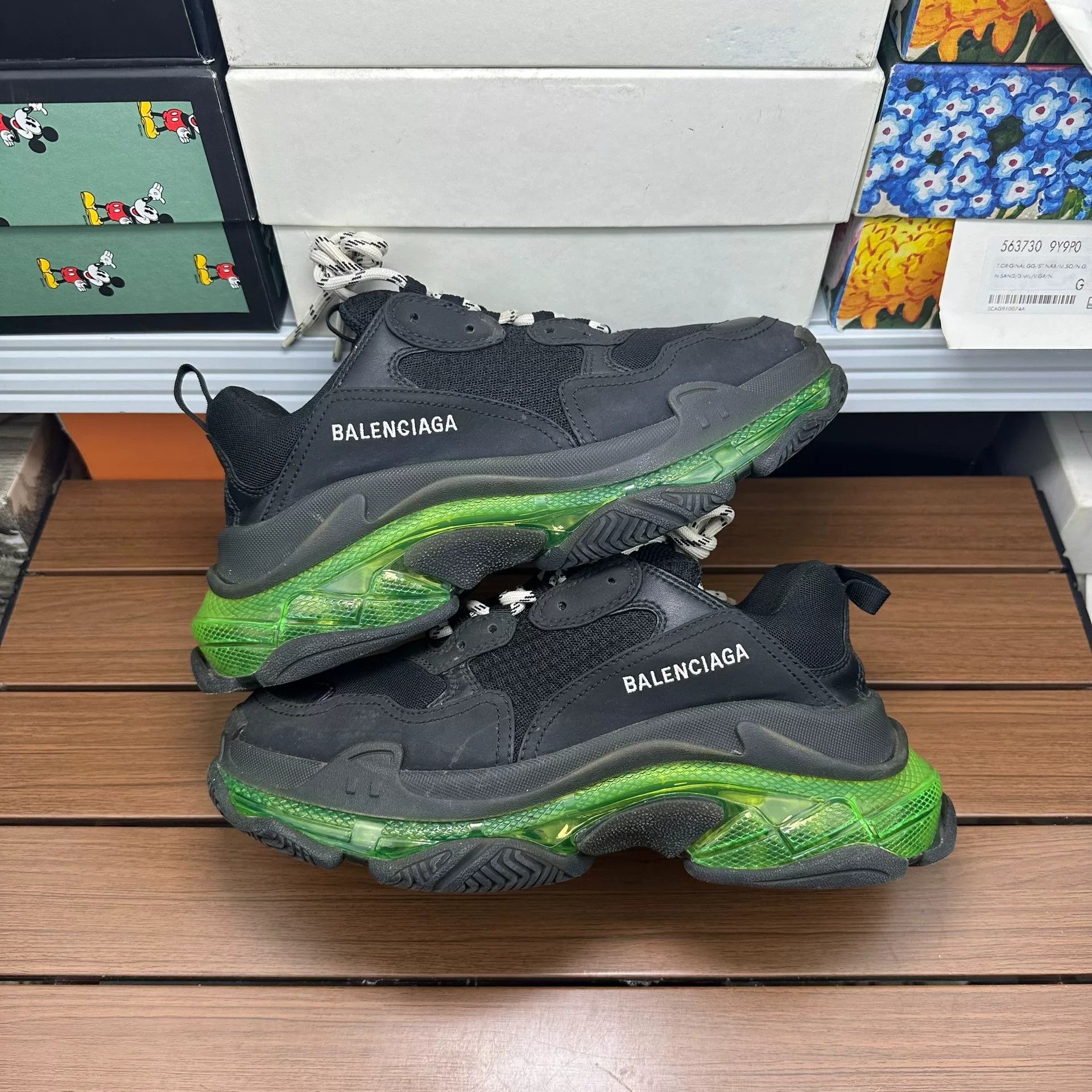 Balenciaga Balenciaga Green Lowtop Sneakers 7 Men Size US 7 / EU 40 - 2 Thumbnail