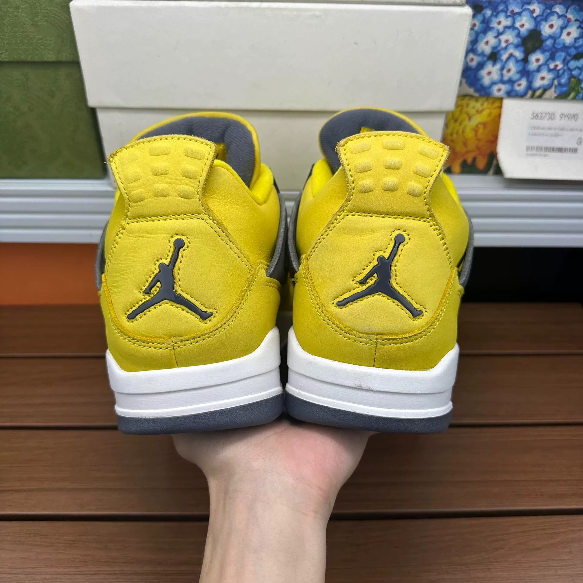 Nike Nike AJ4 Lowtop Sneakers 12 Men Size US 12 / EU 45 - 6 Thumbnail