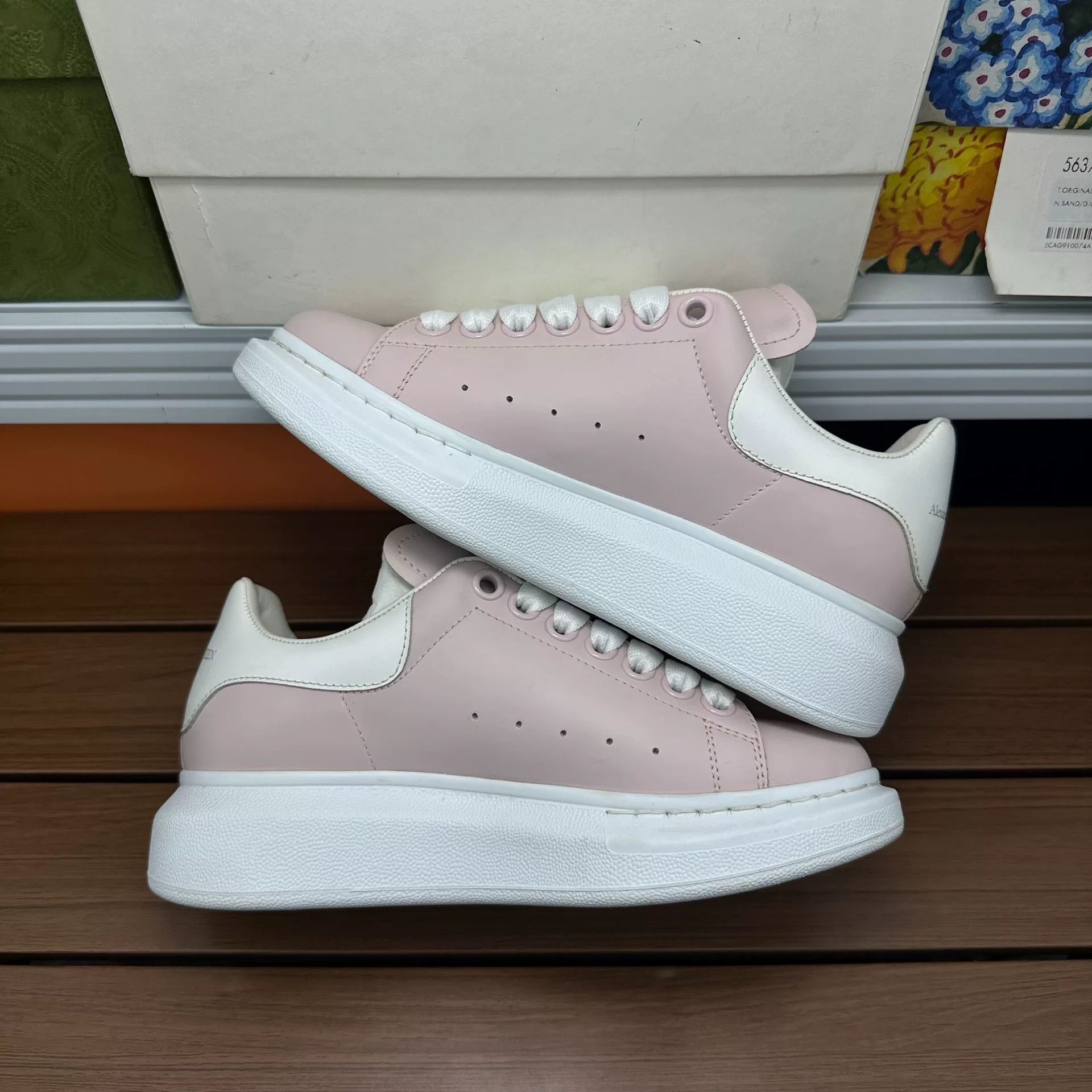Alexander McQueen Alexander McQueen Pink Lowtop Sneakers it_35 Women Size US 5 / IT 35 - 2 Thumbnail